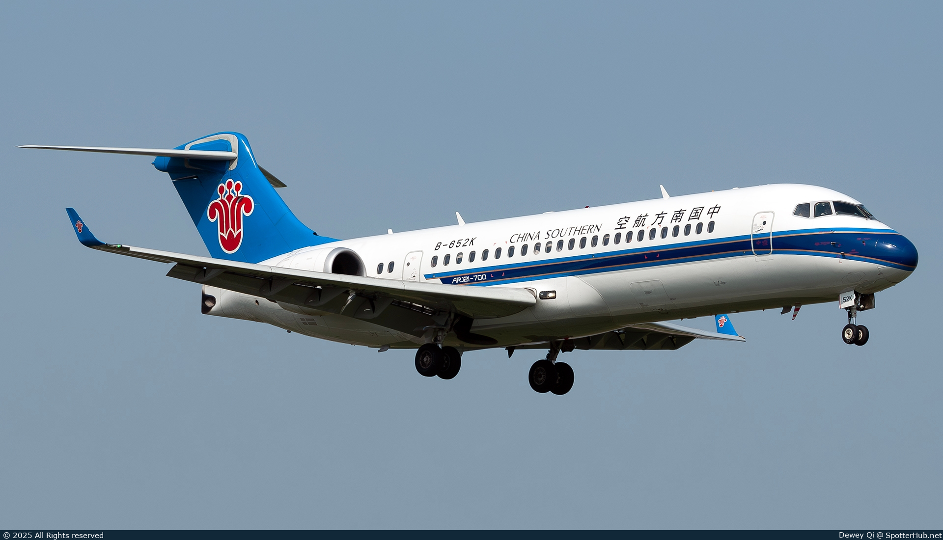 Photo of B-652K - COMAC C909 operated by China Southern Airlines
