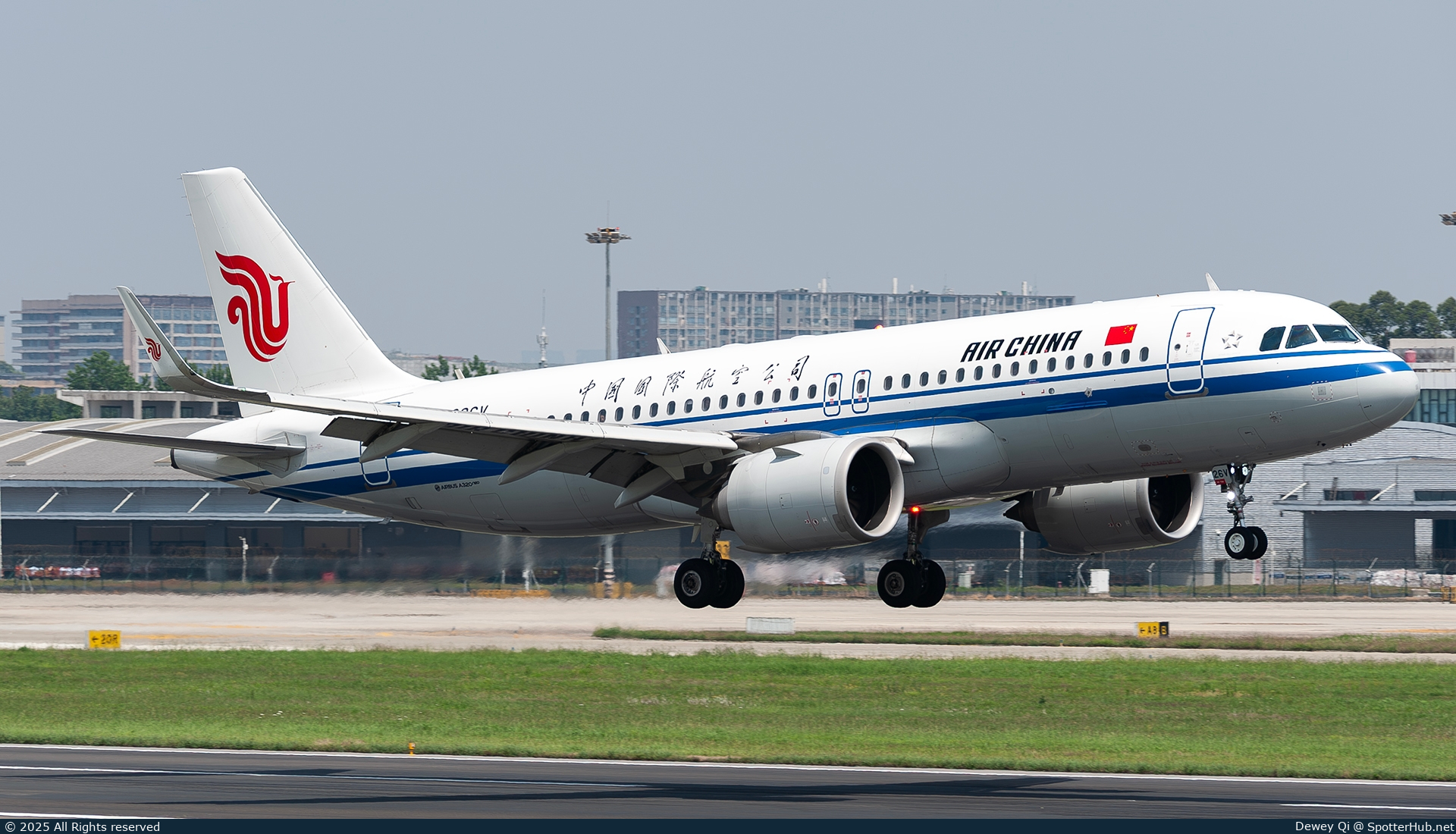 Photo of B-326V - Airbus A320-251N operated by Air China