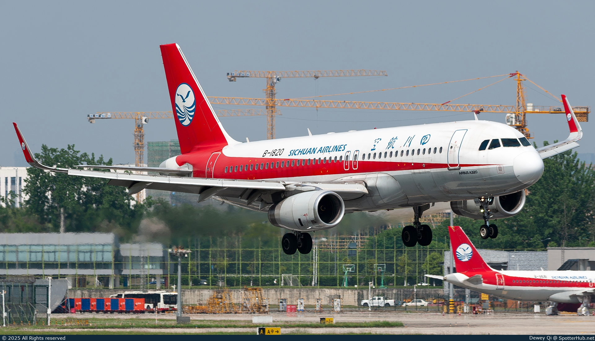 Photo of B-1820 - Airbus A320-232 operated by Sichuan Airlines