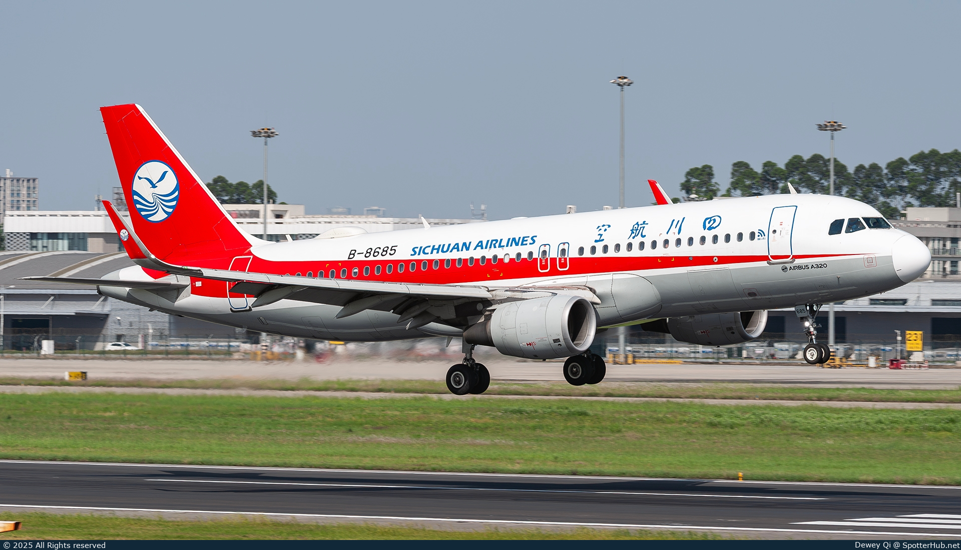 Photo of B-8685 - Airbus A320-214 operated by Sichuan Airlines