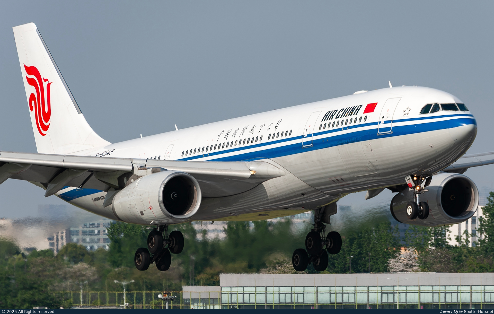 Photo of B-6549 - Airbus A330-243 operated by Air China