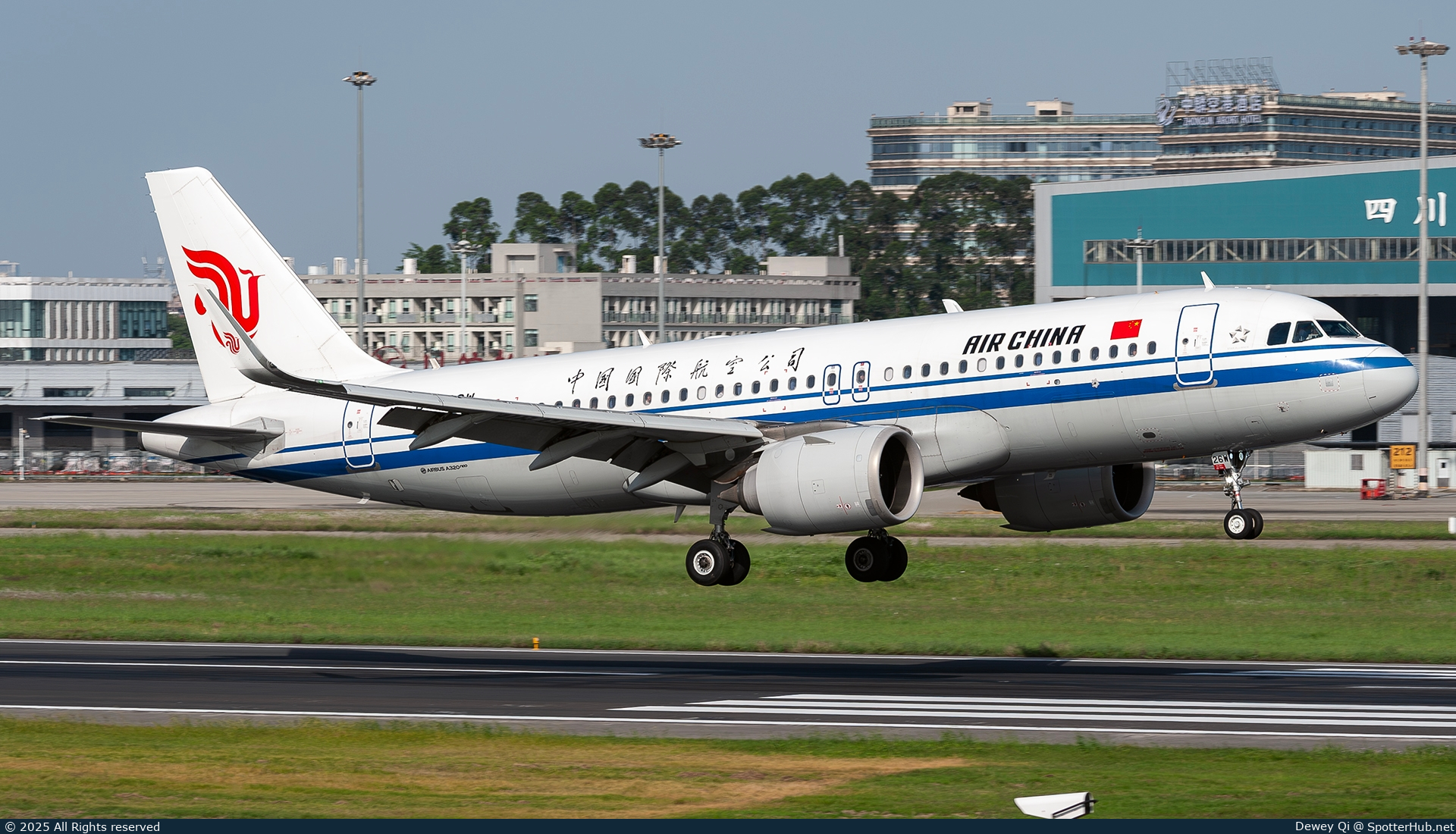 Photo of B-326W - Airbus A320-251N operated by Air China