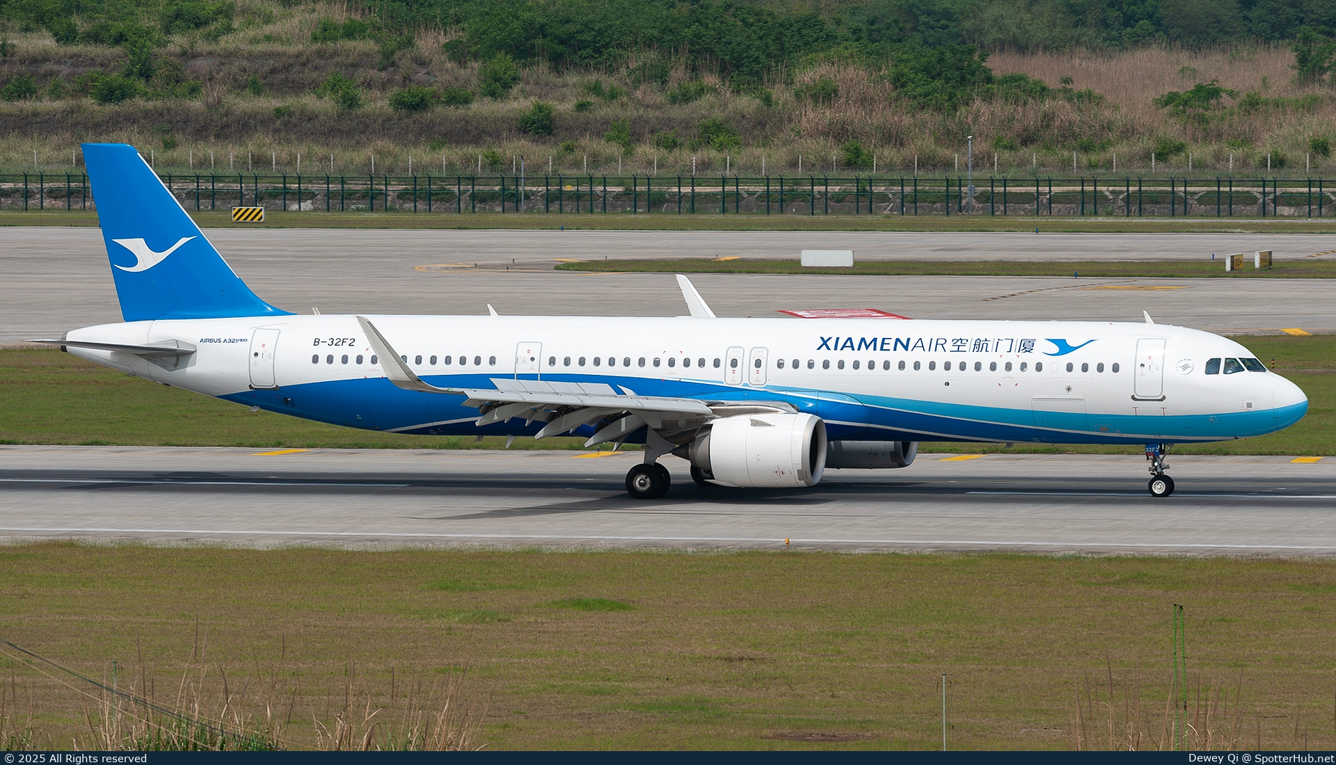 Photo of B-32F2 - Airbus A321-251NX operated by Xiamen Airlines