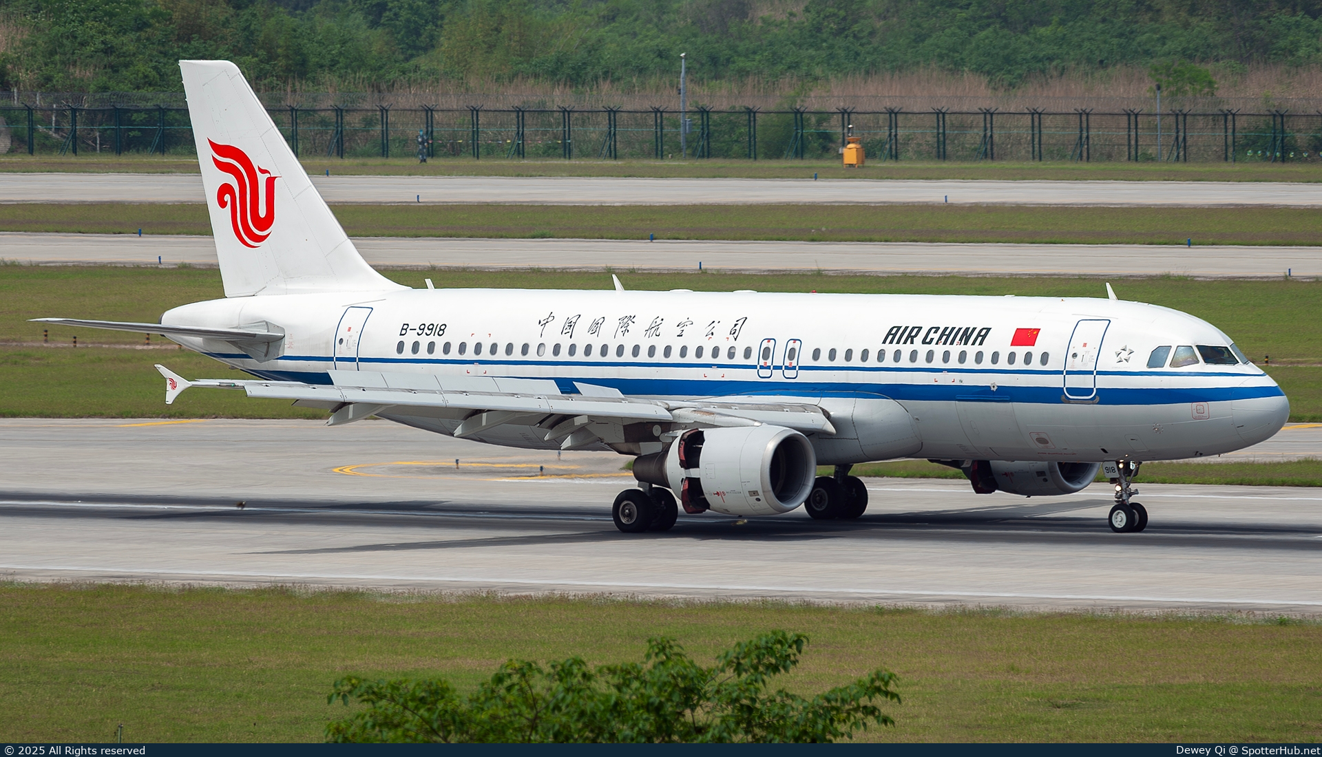 Photo of B-9918 - Airbus A320-214 operated by Air China
