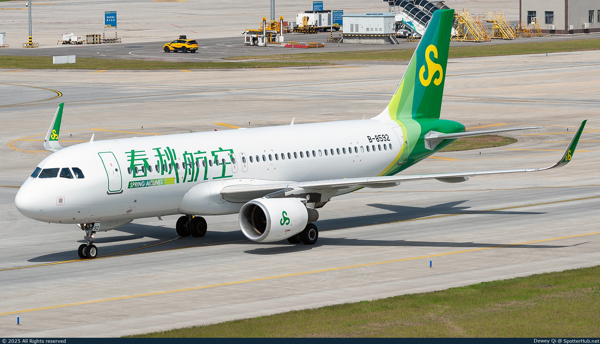 Photo of B-8592 - Airbus A320-214 operated by Spring Airlines