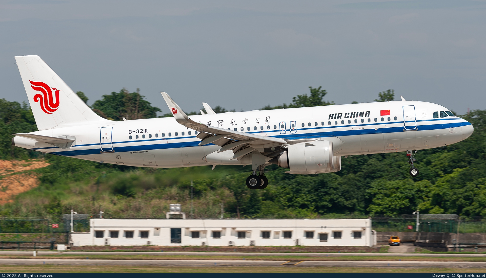 Photo of B-321K - Airbus A320-251N operated by Air China