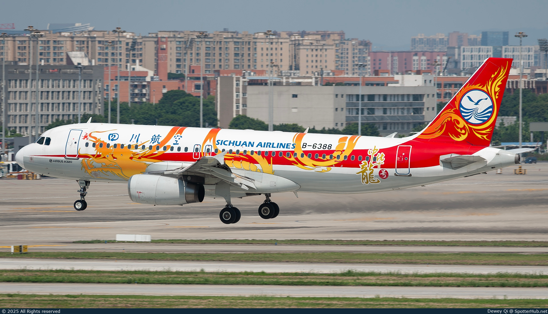 Photo of B-6388 - Airbus A320-232 operated by Sichuan Airlines