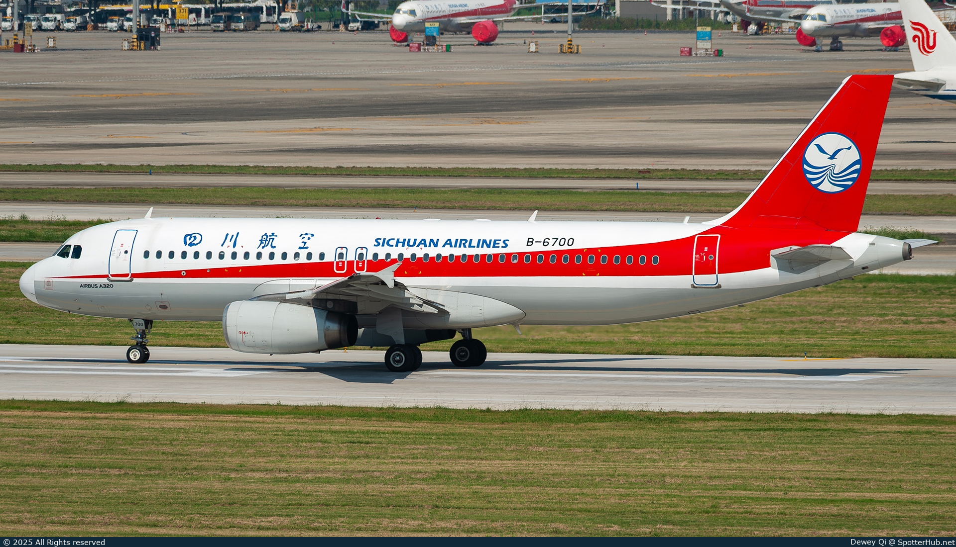 Photo of B-6700 - Airbus A320-232 operated by Sichuan Airlines
