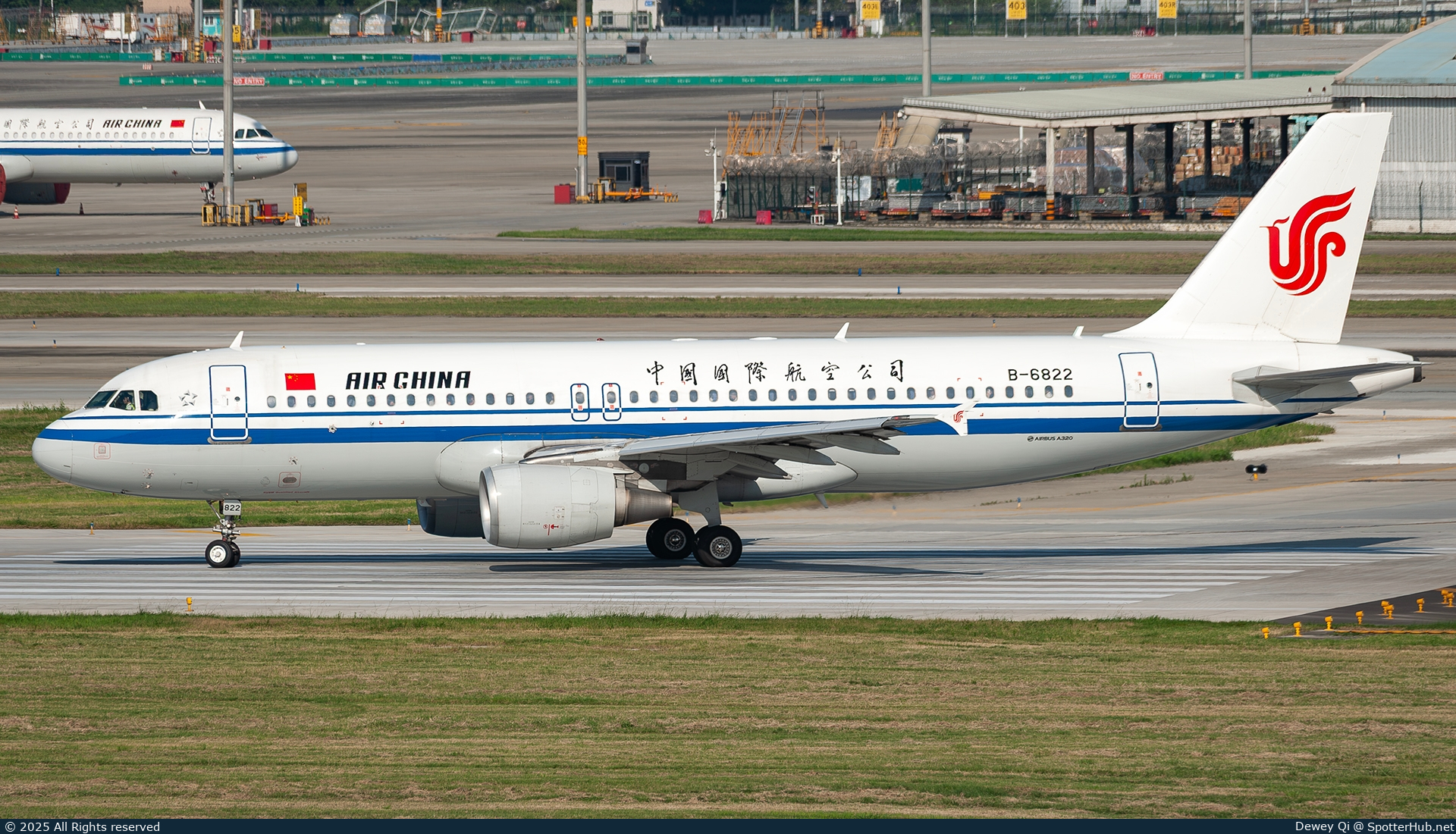 Photo of B-6822 - Airbus A320-214 operated by Air China