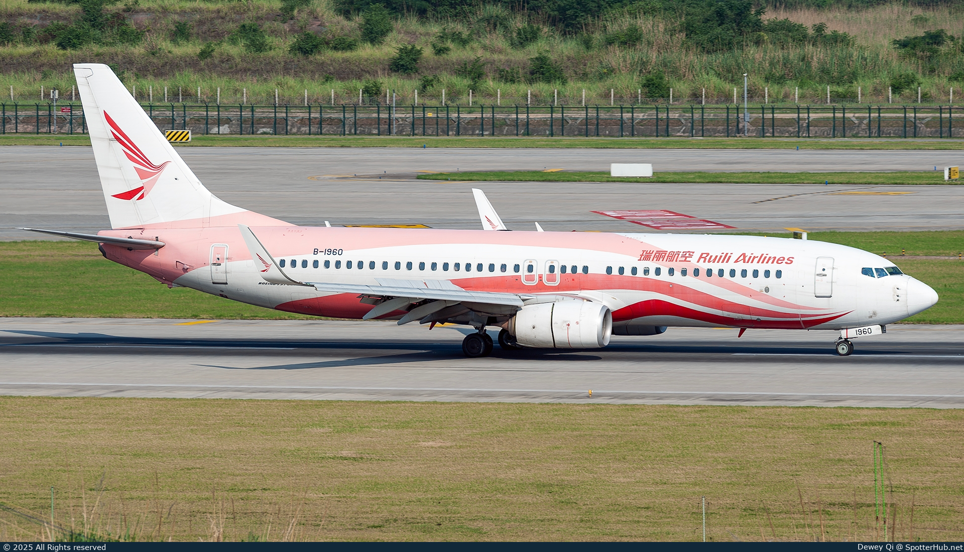 Photo of B-1960 - Boeing 737-86J operated by Ruili Airlines