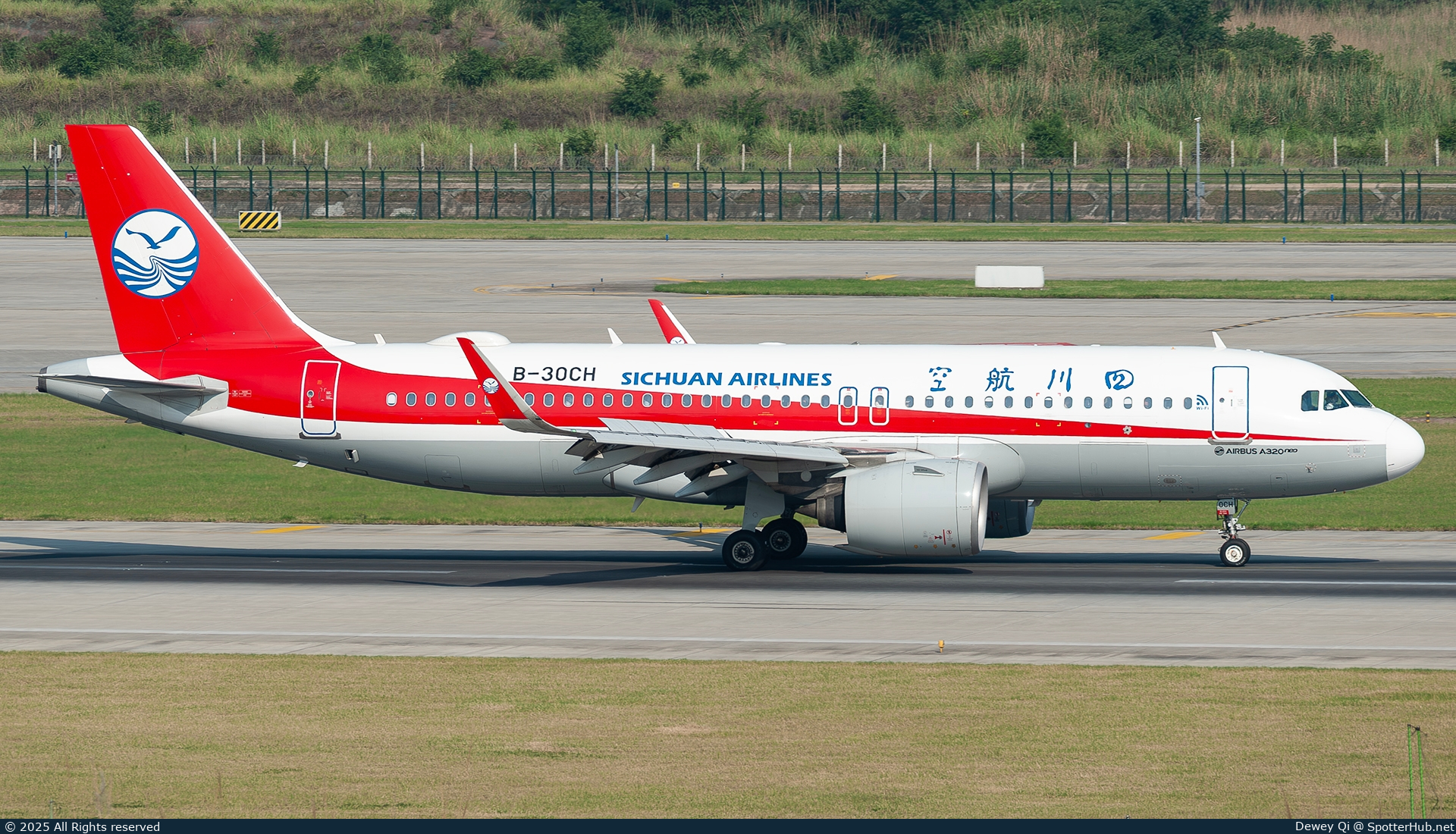 Photo of B-30CH - Airbus A320-271N operated by Sichuan Airlines