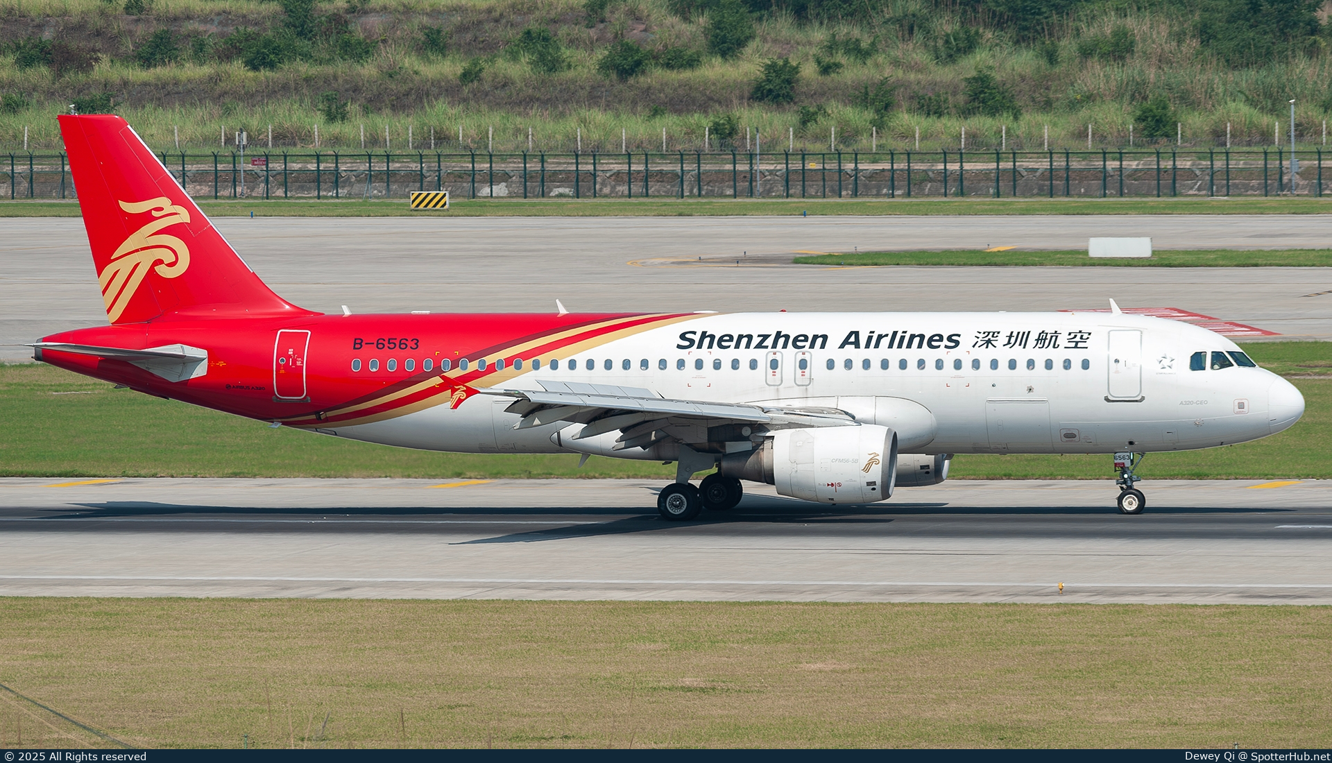 Photo of B-6563 - Airbus A320-214 operated by Shenzhen Airlines