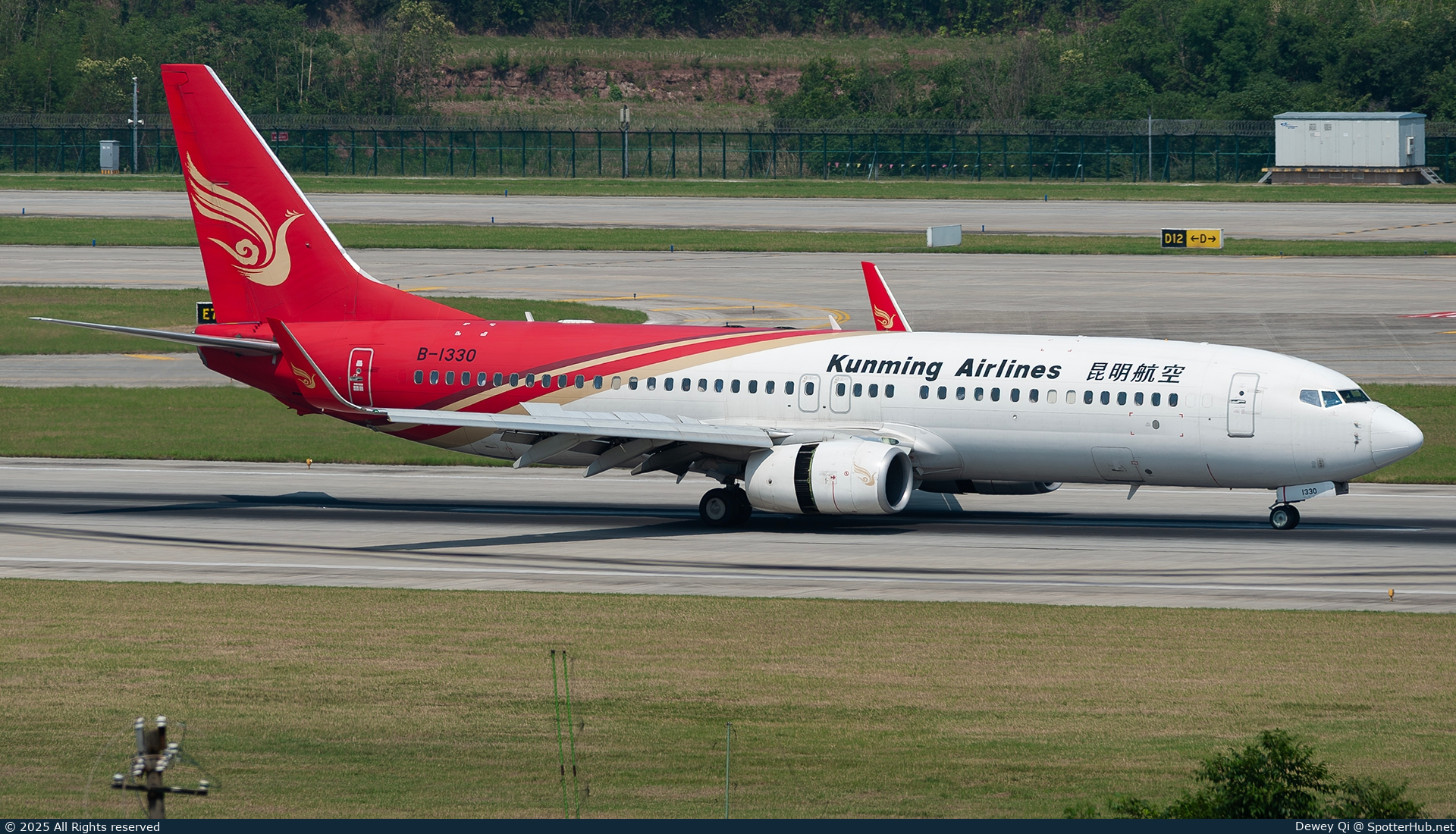 Photo of B-1330 - Boeing 737-87L operated by Kunming Airlines