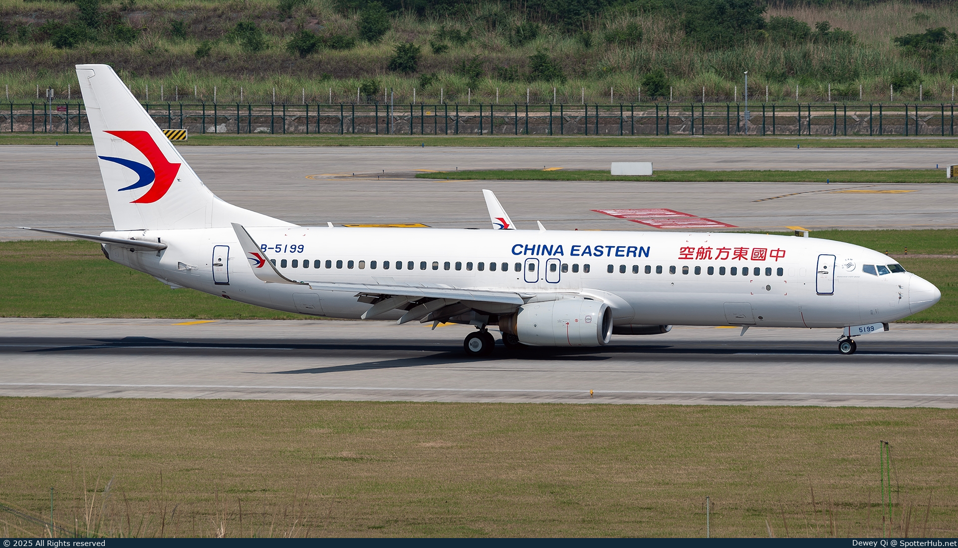 Photo of B-5199 - Boeing 737-89P operated by China Eastern Airlines