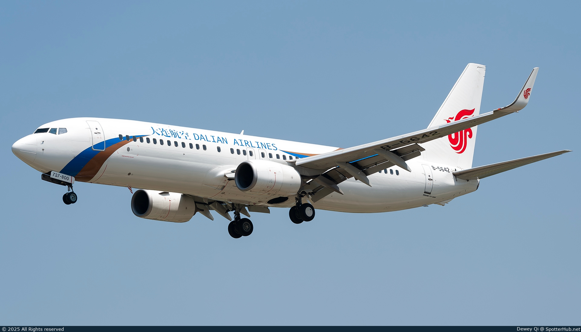 Photo of B-5642 - Boeing 737-89L operated by Dalian Airlines