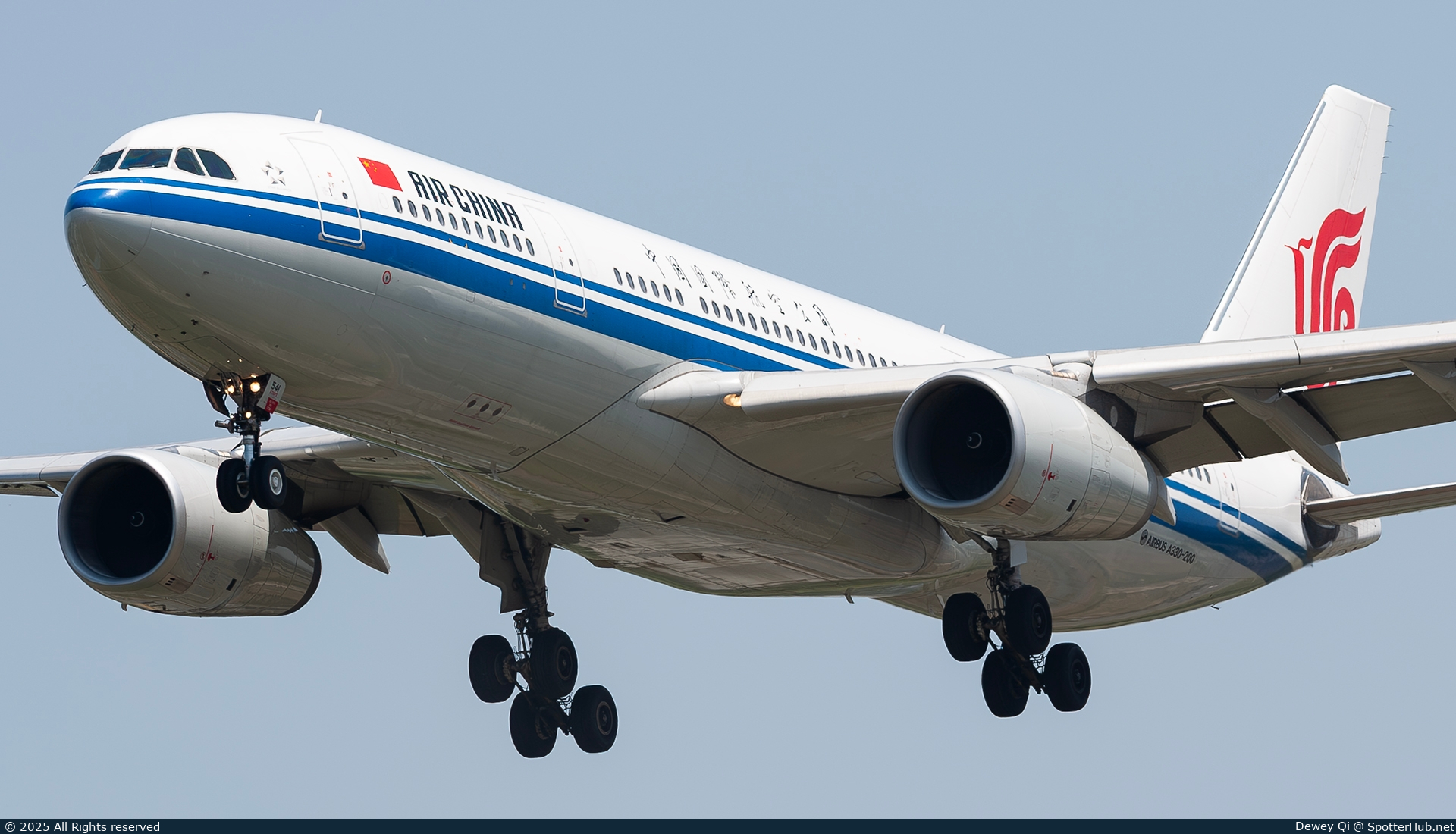 Photo of B-6541 - Airbus A330-243 operated by Air China