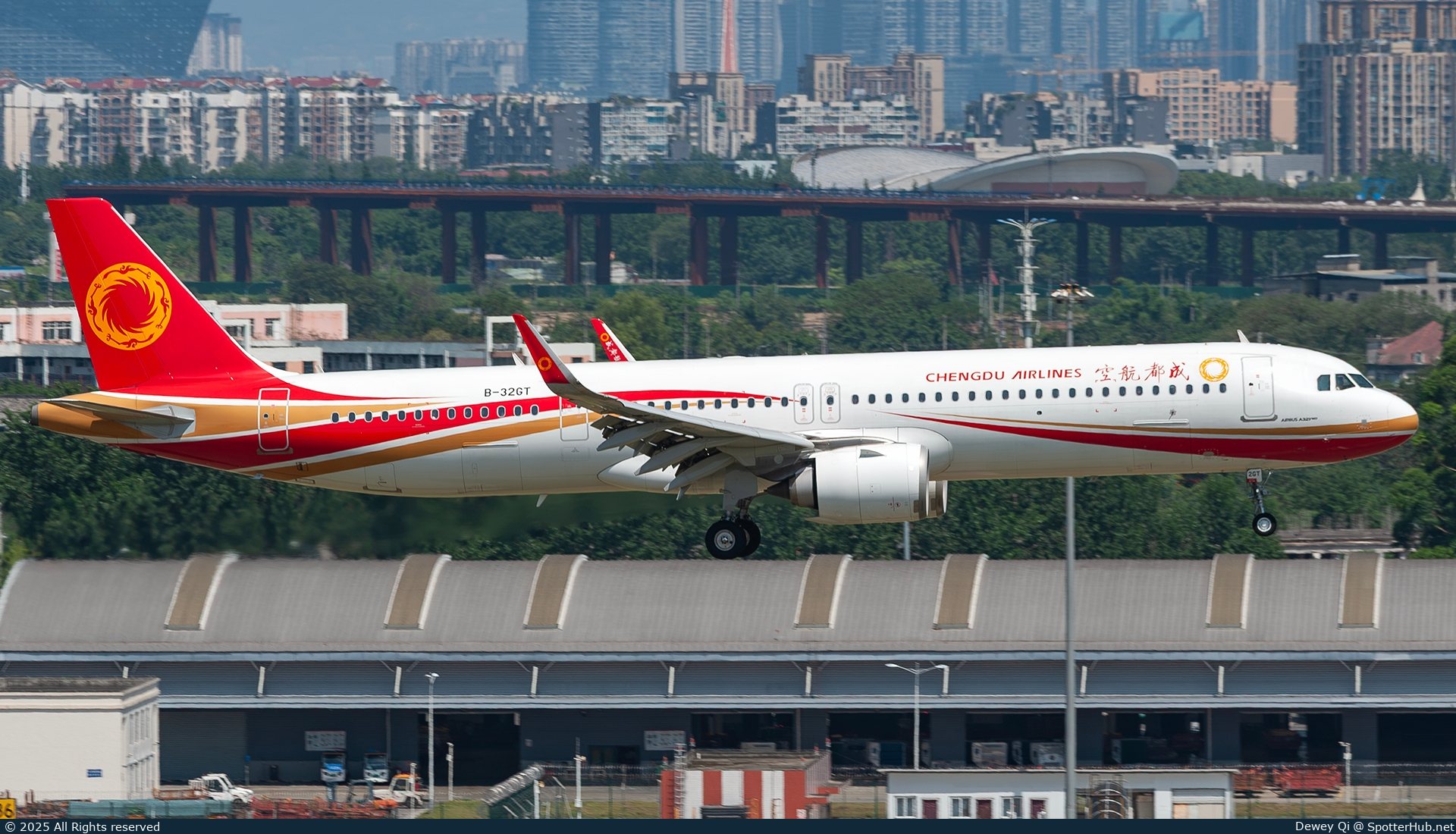 Photo of B-32GT - Airbus A321-251NX operated by Chengdu Airlines