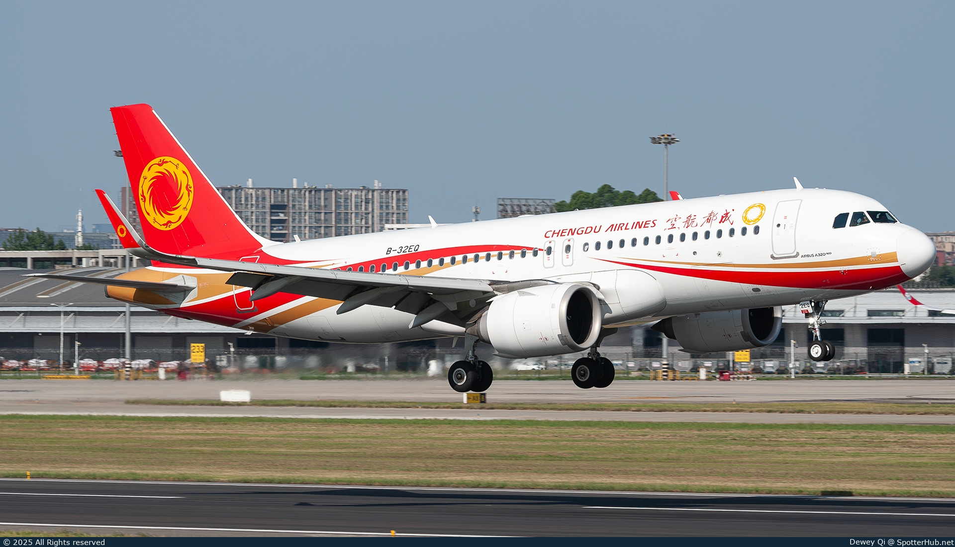 Photo of B-32EQ - Airbus A320-251N operated by Chengdu Airlines