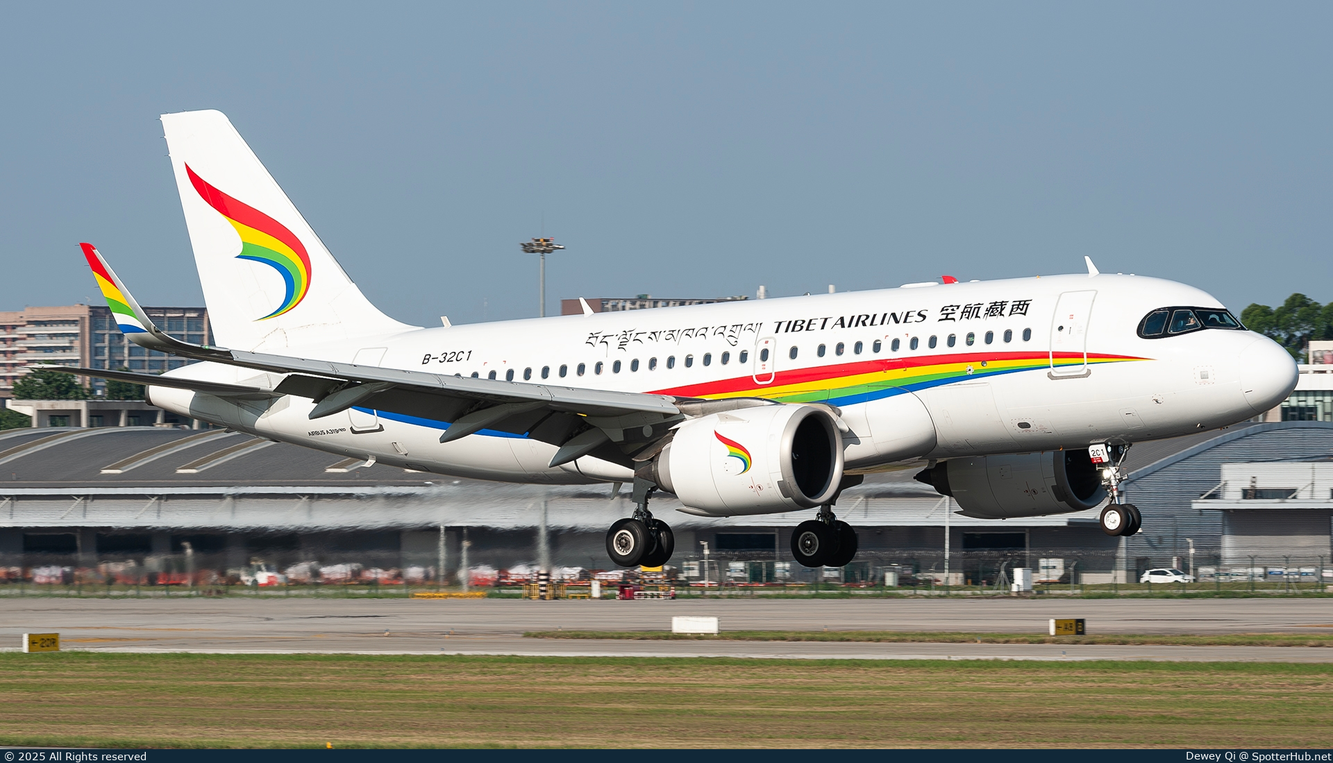 Photo of B-32C1 - Airbus A319-153N operated by Tibet Airlines