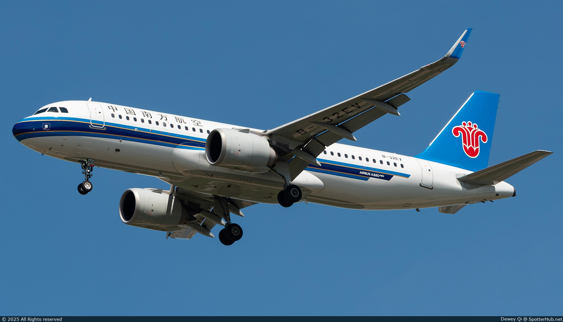 Photo of B-32EV - Airbus A320-251N operated by China Southern Airlines