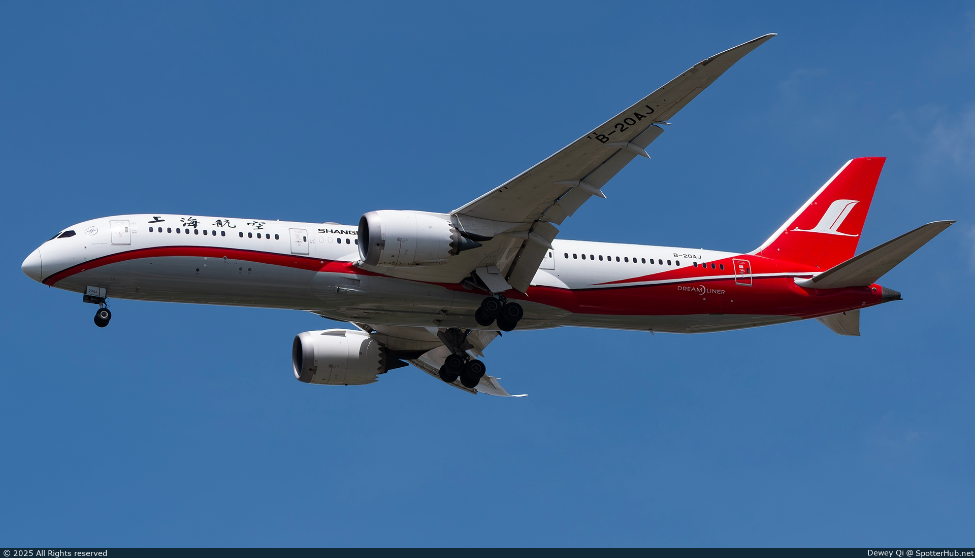 Photo of B-20AJ - Boeing 787-9 Dreamliner operated by Shanghai Airlines