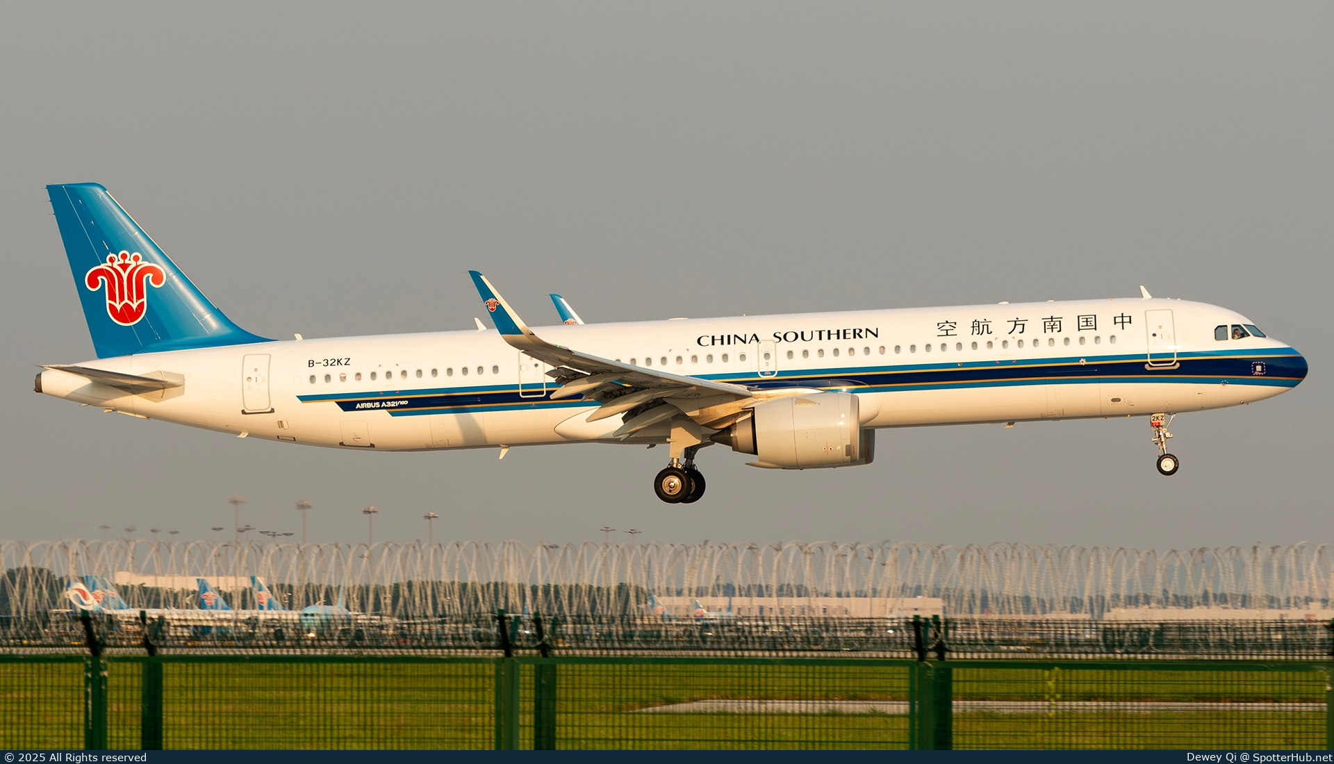 Photo of B-32KZ - Airbus A321-251NX operated by China Southern Airlines