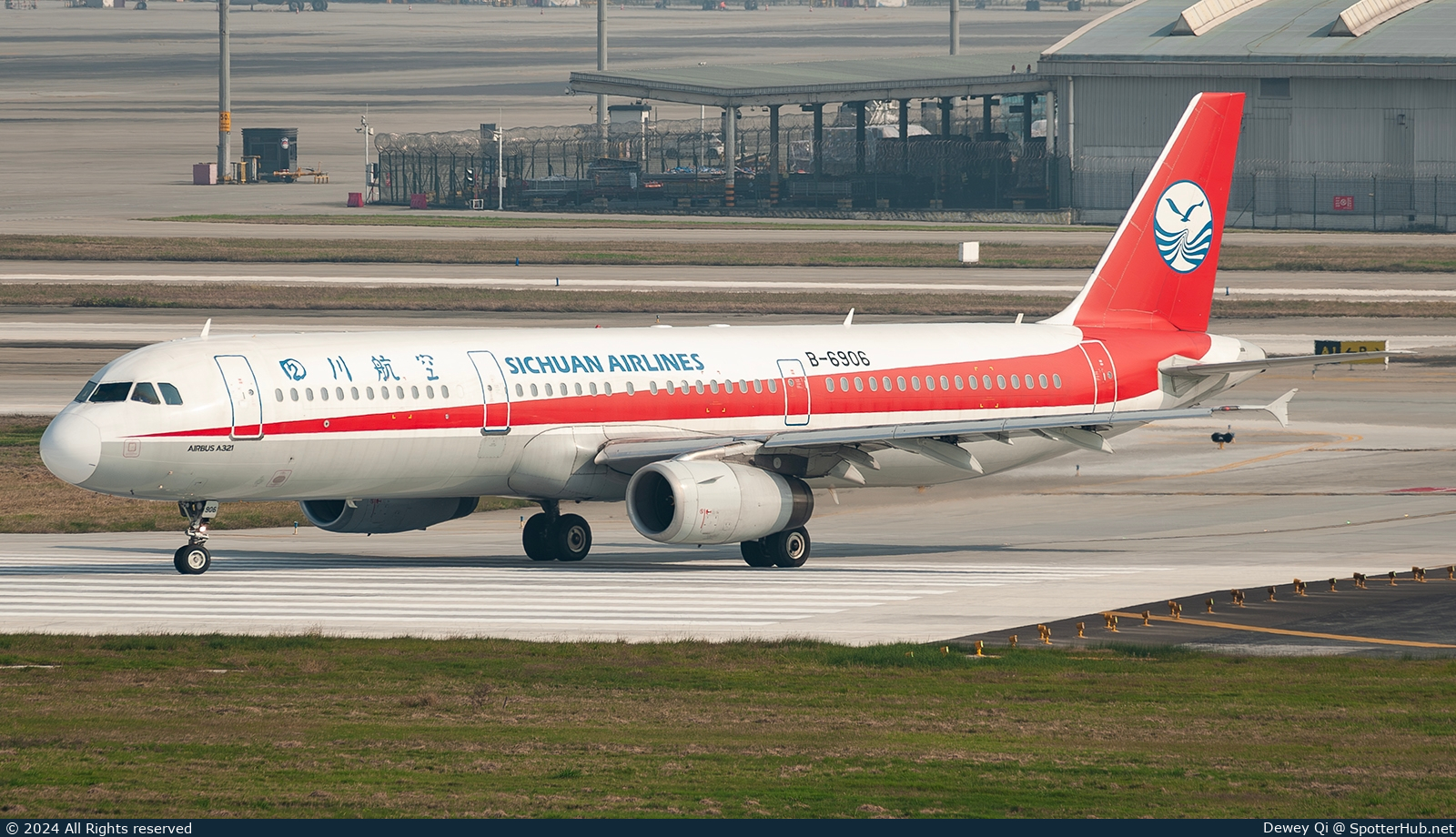 Photo of B-6906 - Airbus A321-231 operated by Sichuan Airlines