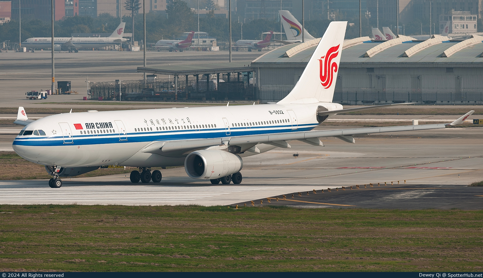 Photo of B-5932 - Airbus A330-243 operated by Air China