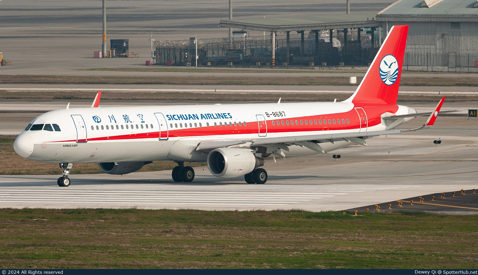 Photo of B-8687 - Airbus A321-211 operated by Sichuan Airlines