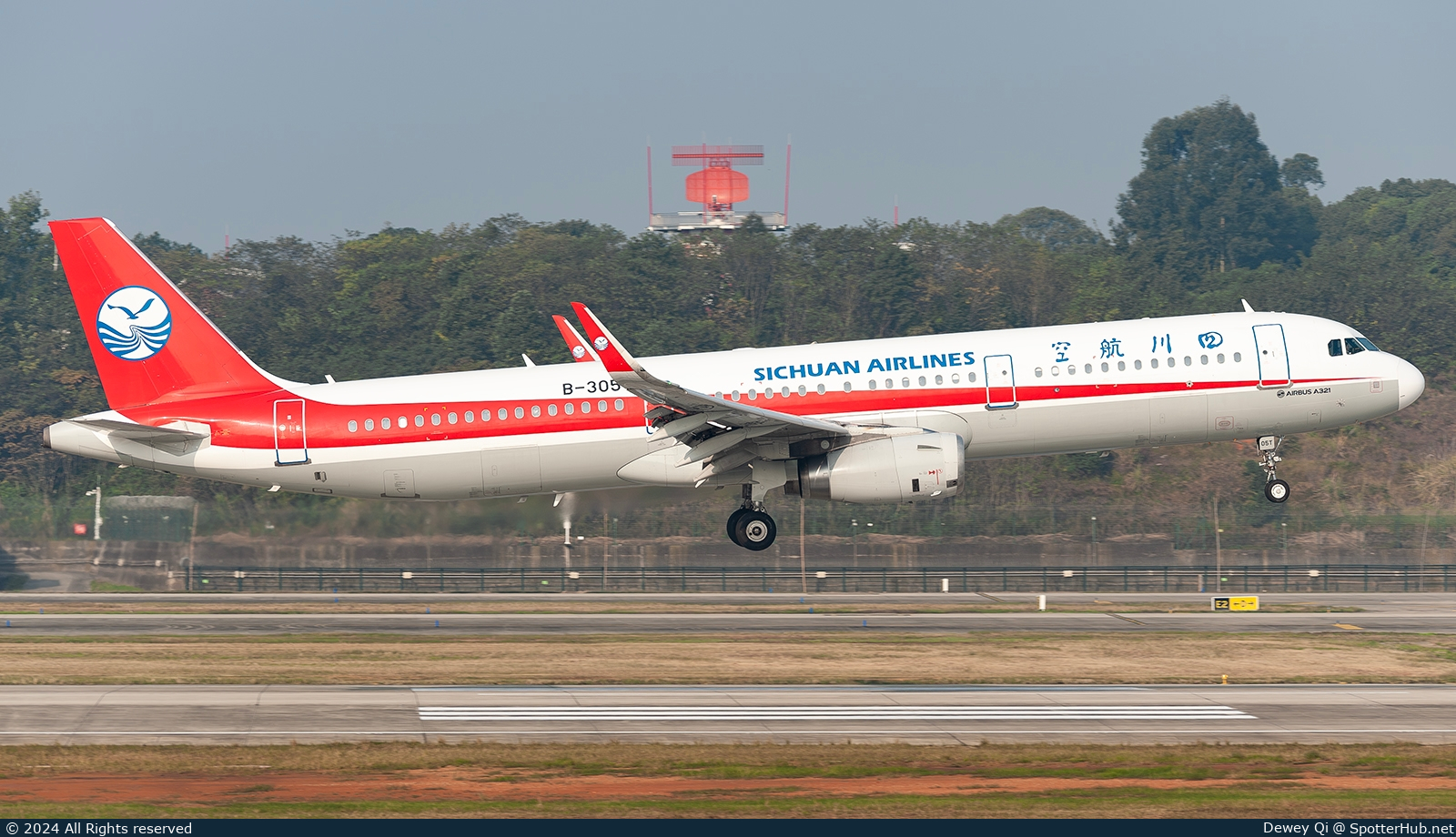 Photo of B-305T - Airbus A321-231 operated by Sichuan Airlines