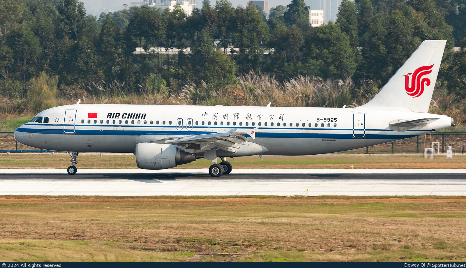 Photo of B-9925 - Airbus A320-214 operated by Air China