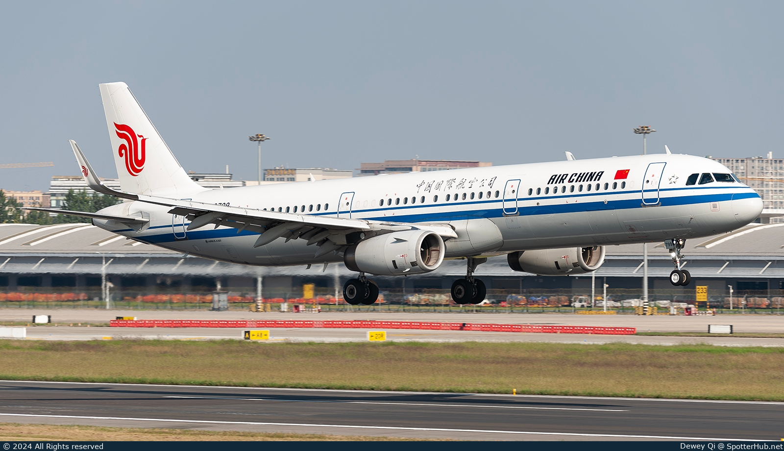 Photo of B-8799 - Airbus A321-232 operated by Air China