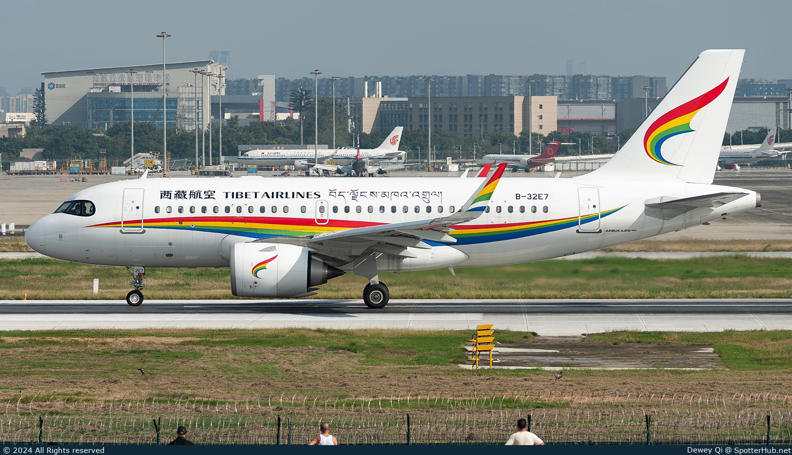 Photo of B-32E7 - Airbus A319-153N operated by Tibet Airlines
