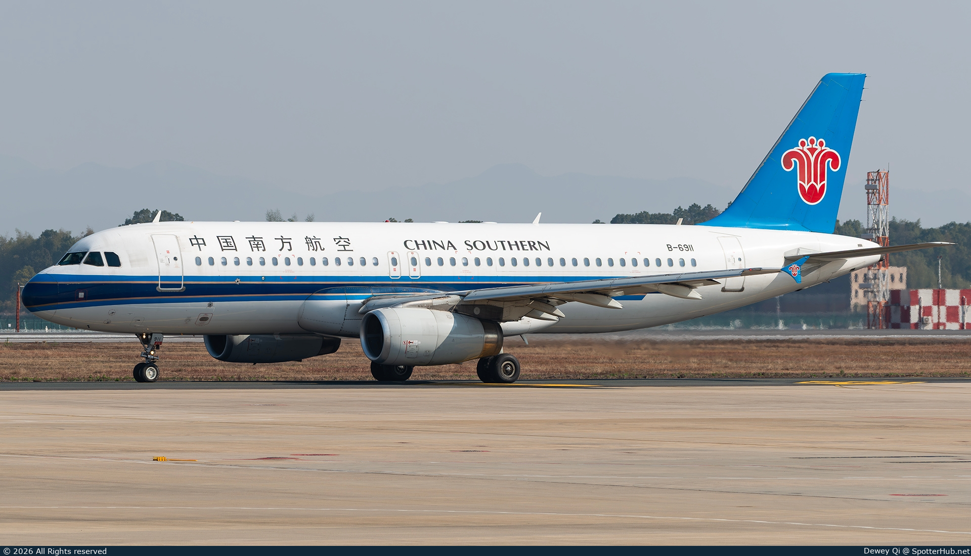 Photo of B-6911 - Airbus A320-232 operated by China Southern Airlines