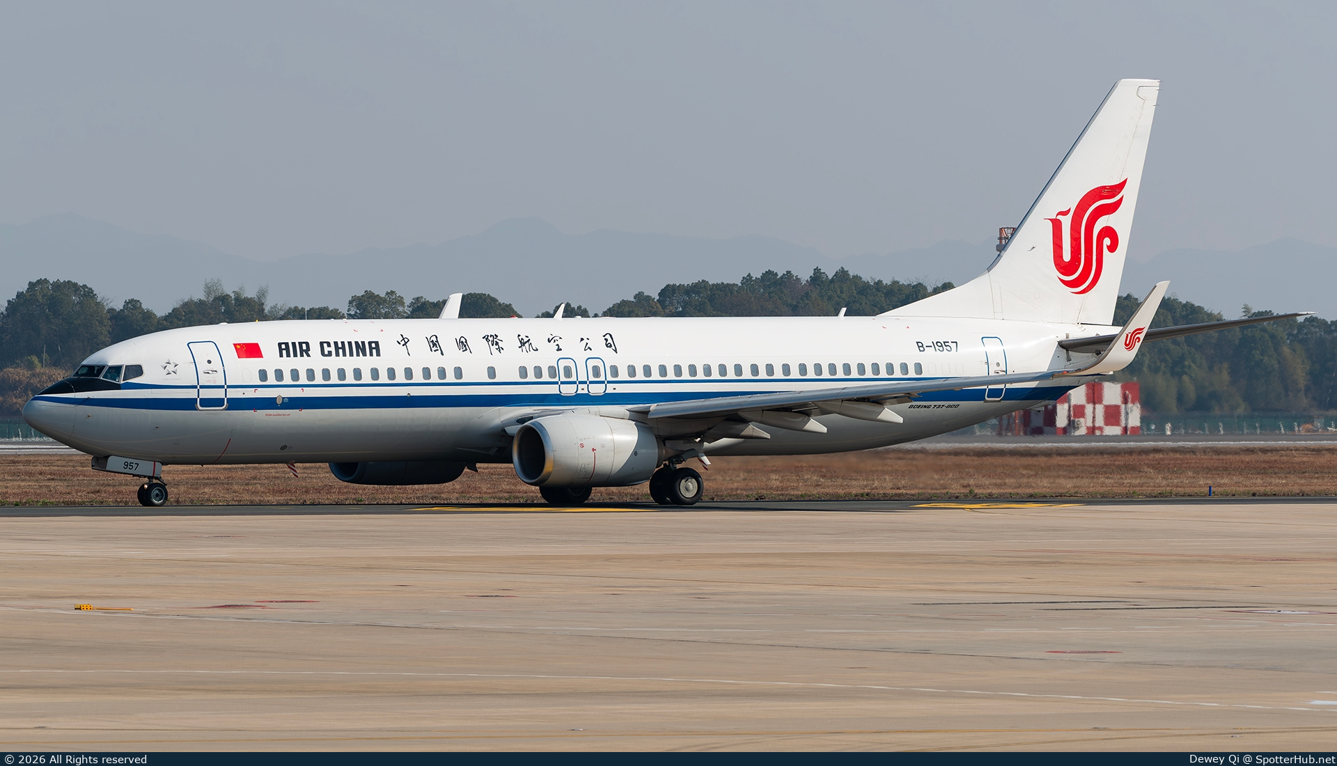 Photo of B-1957 - Boeing 737-89L operated by Air China