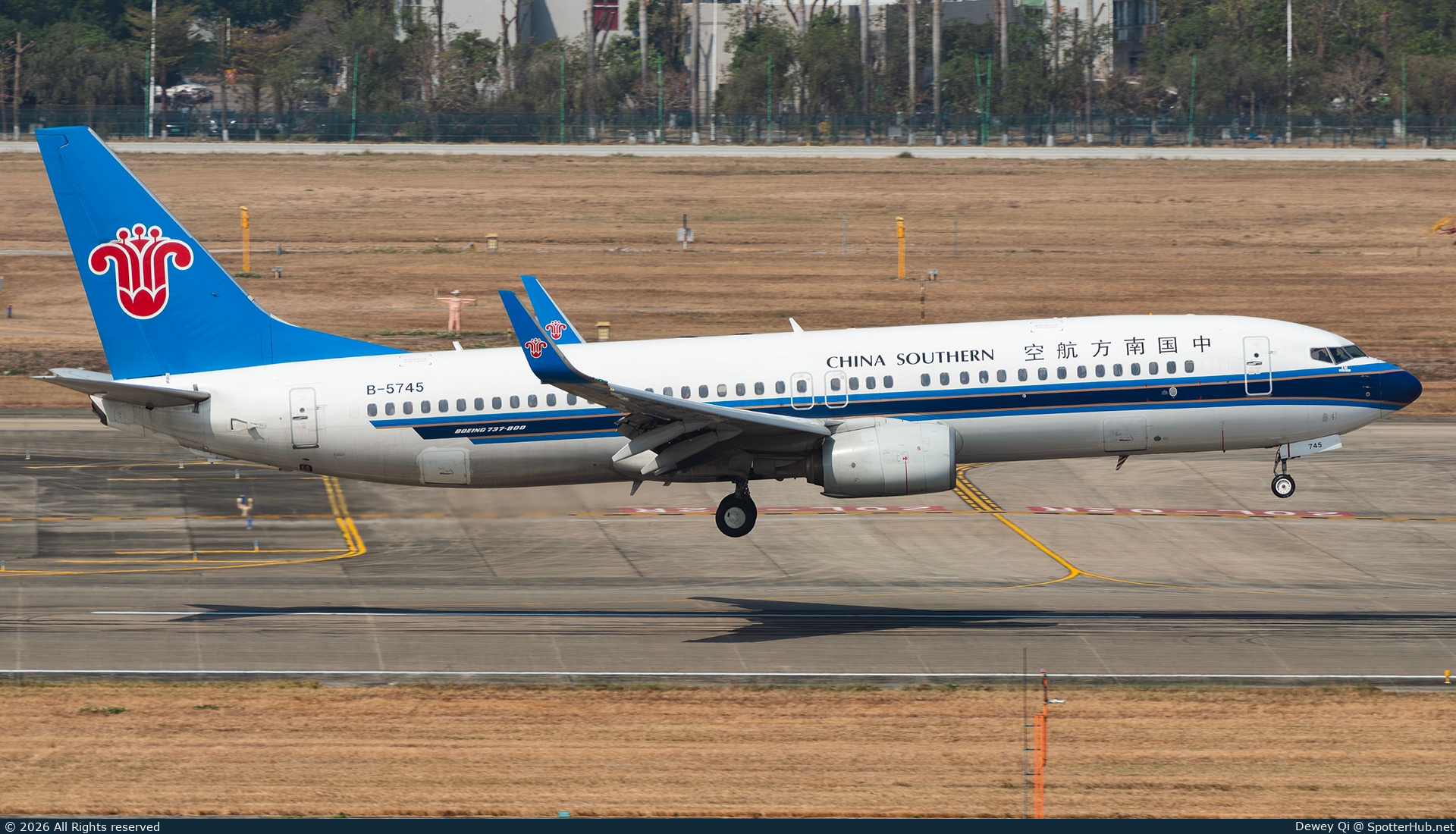 Photo of B-5745 - Boeing 737-81B operated by China Southern Airlines