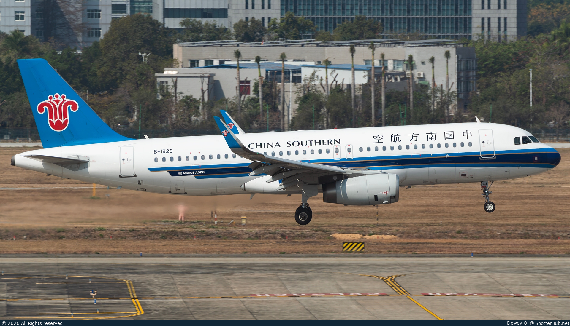 Photo of B-1828 - Airbus A320-232 operated by China Southern Airlines