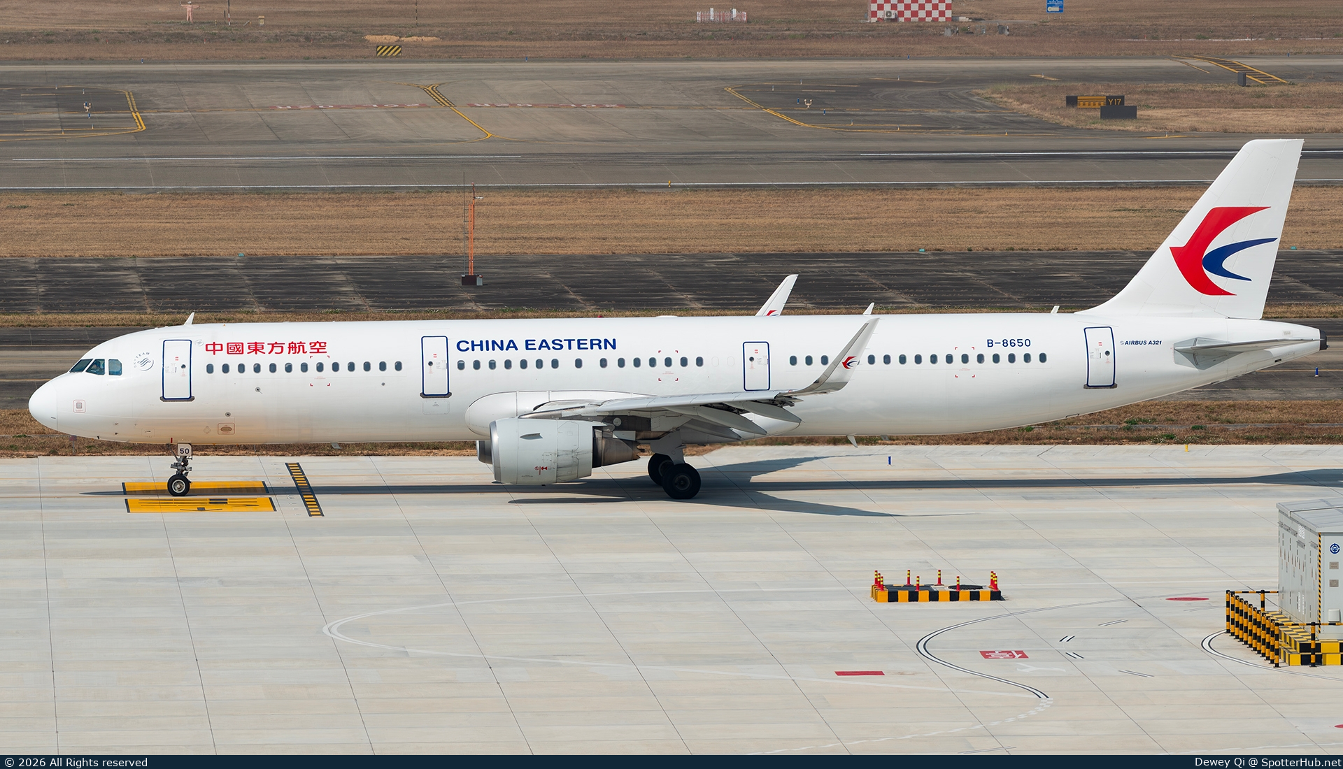 Photo of B-8650 - Airbus A321-211 operated by China Eastern Airlines