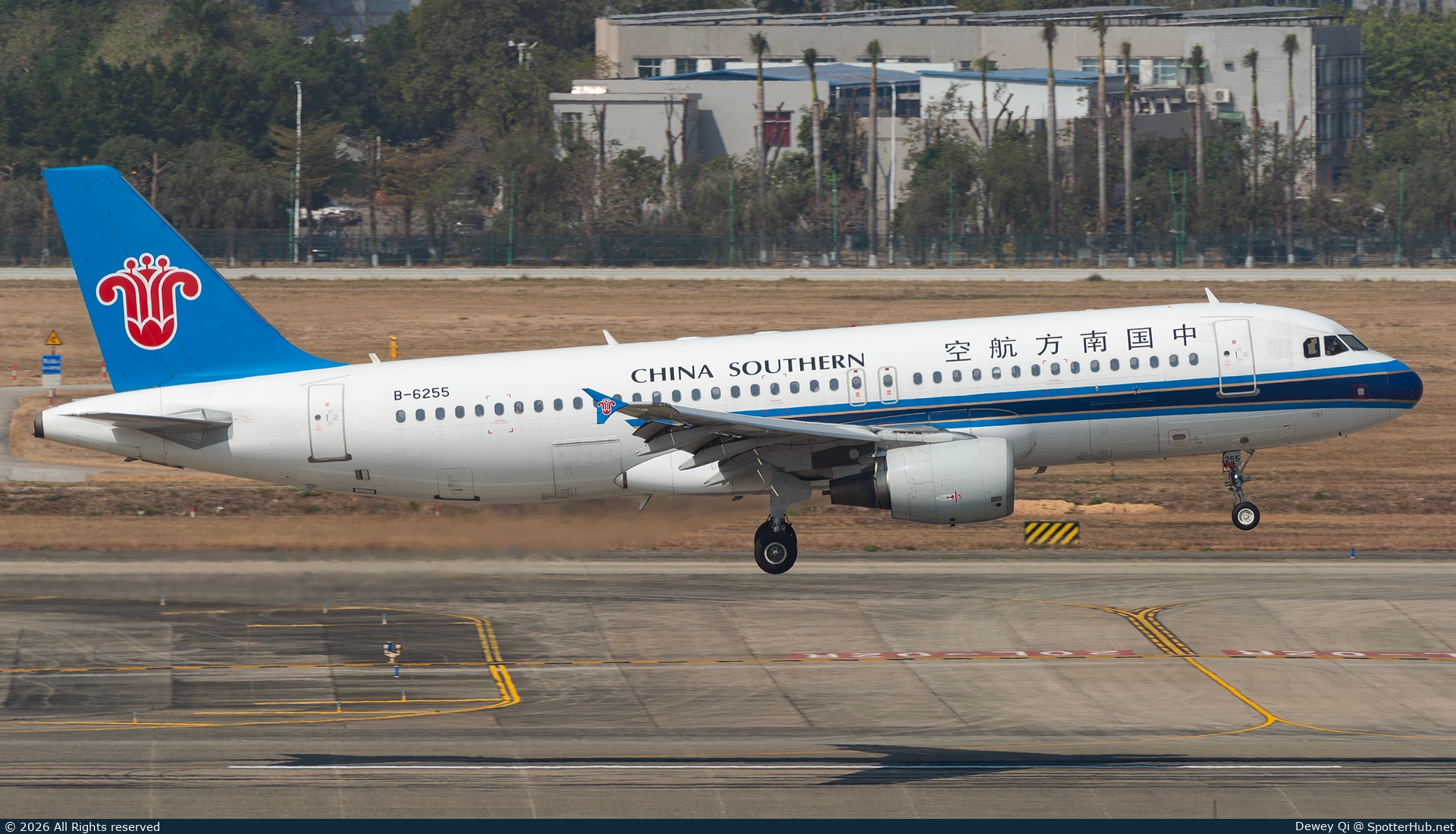 Photo of B-6255 - Airbus A320-214 operated by China Southern Airlines
