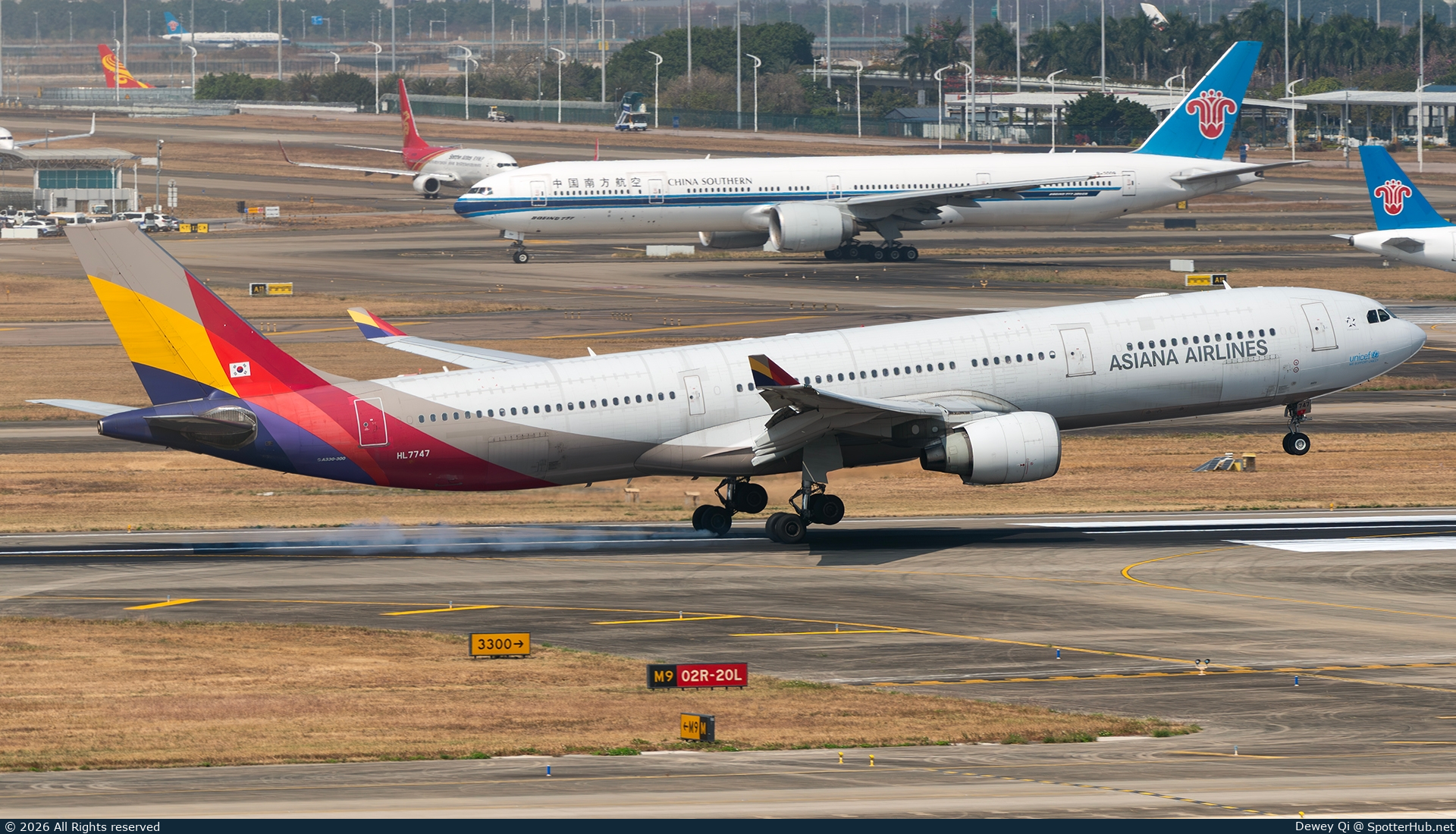 Photo of HL7747 - Airbus A330-323 operated by Asiana Airlines