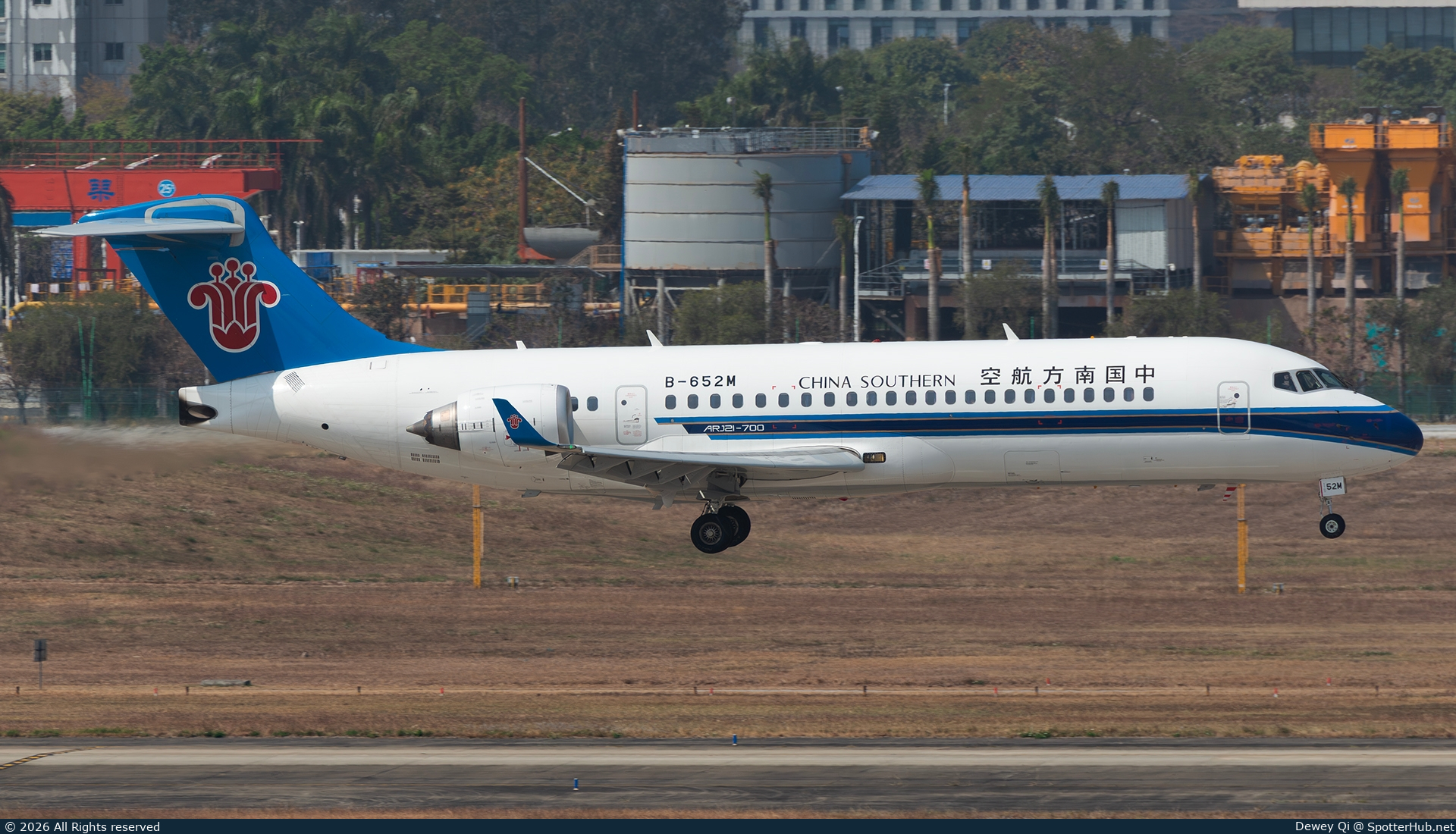 Photo of B-652M - COMAC C909 operated by China Southern Airlines