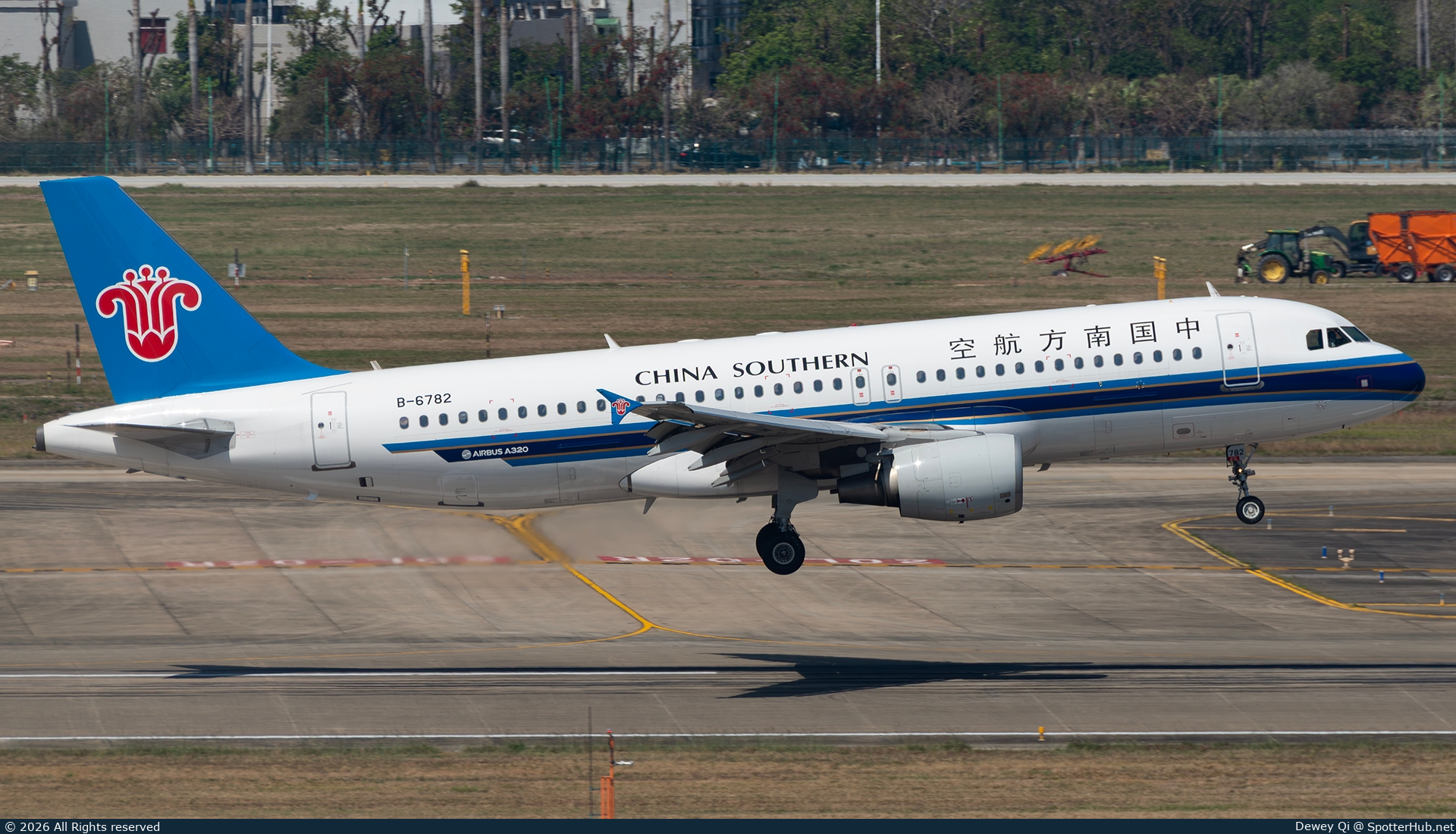 Photo of B-6782 - Airbus A320-214 operated by China Southern Airlines