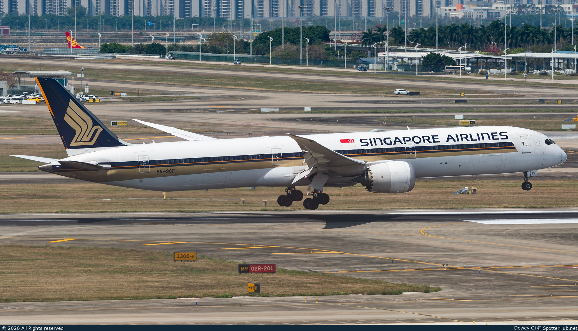 Photo of 9V-SCF - Boeing 787-10 Dreamliner operated by Singapore Airlines