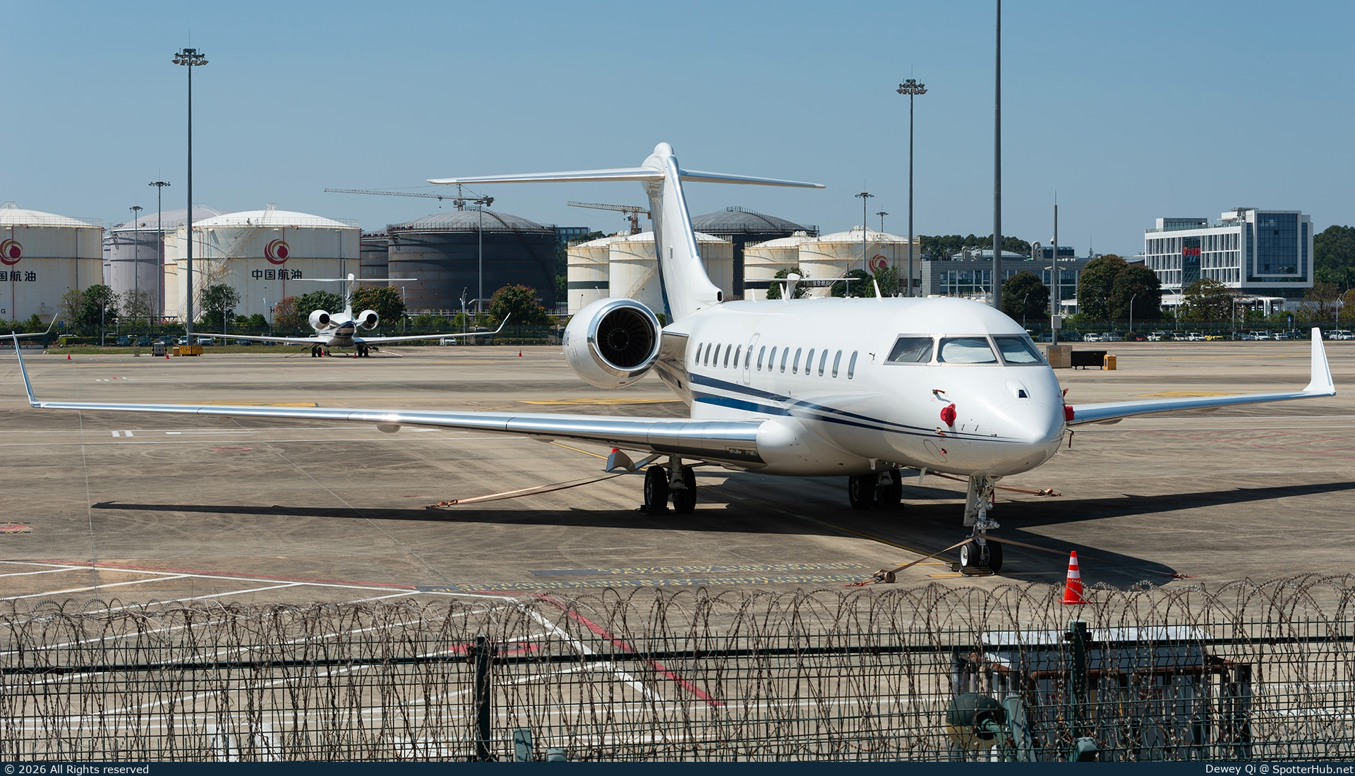 Photo of N81118 - Bombardier Global 5000 operated by Private