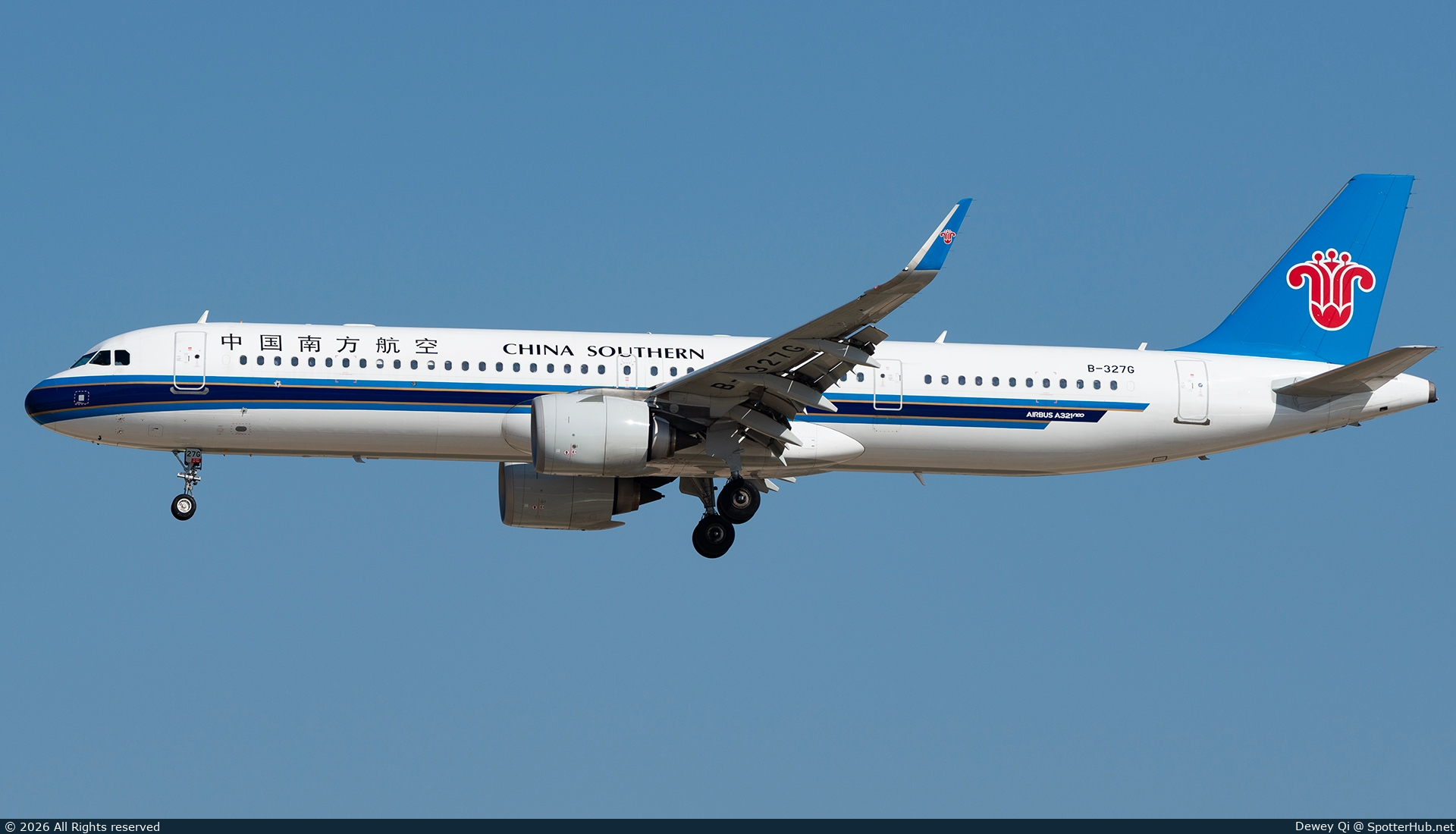 Photo of B-327G - Airbus A321-253NX operated by China Southern Airlines