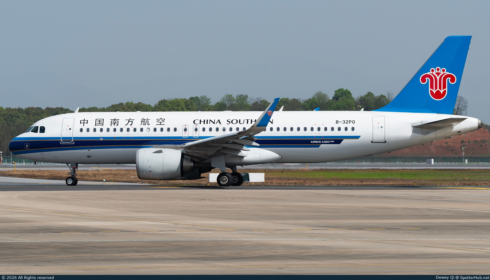 Photo of B-32P0 - Airbus A320-251N operated by China Southern Airlines