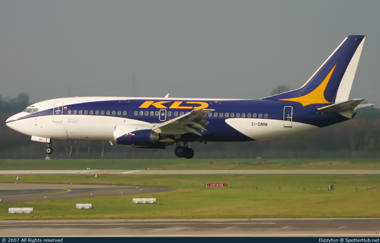 Photo of EI-DMM - Boeing 737-33A operated by KD Avia