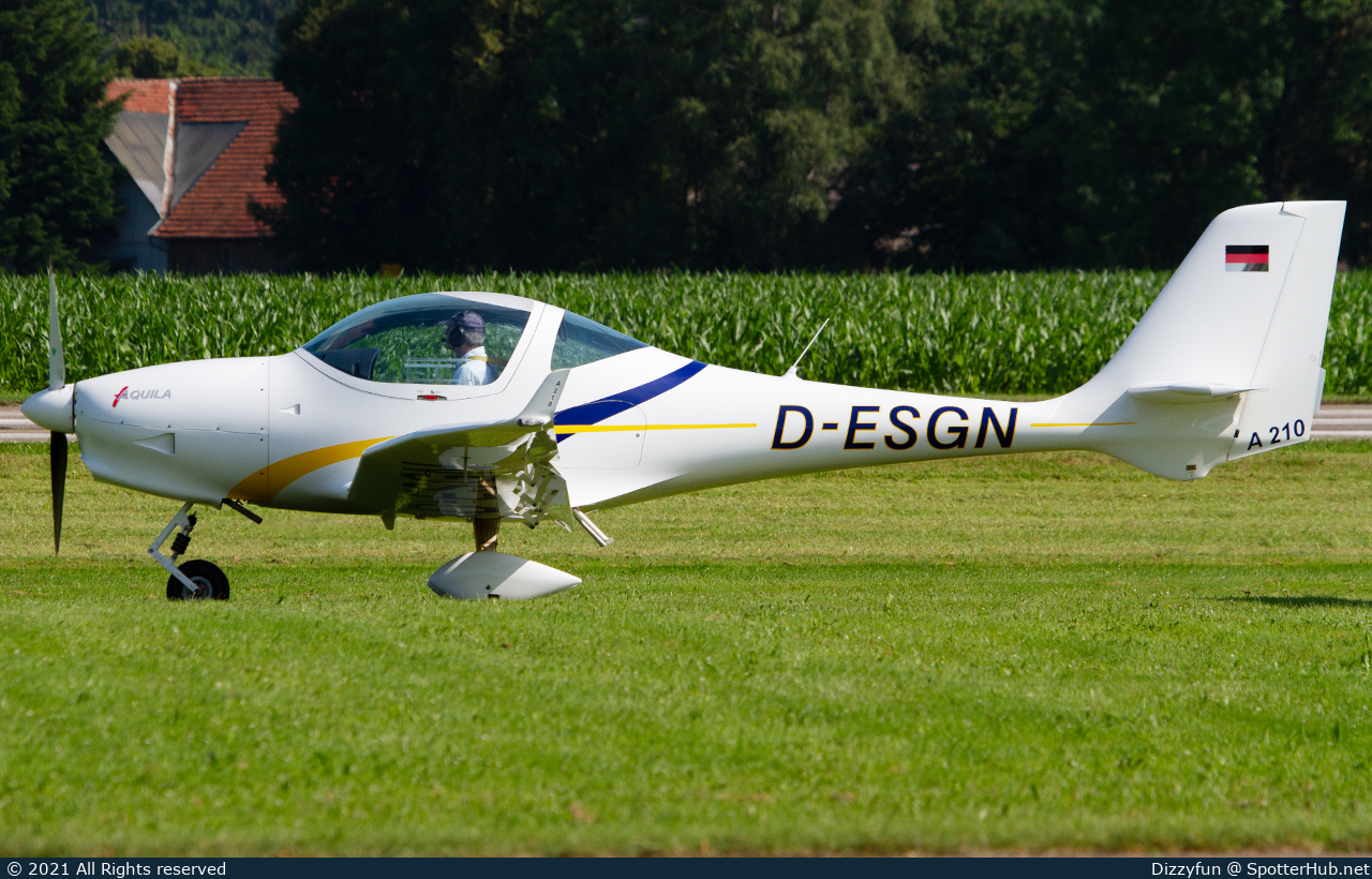 Photo of D-ESGN - Aquila A210 operated by Sportfliegergruppe Schwenningen