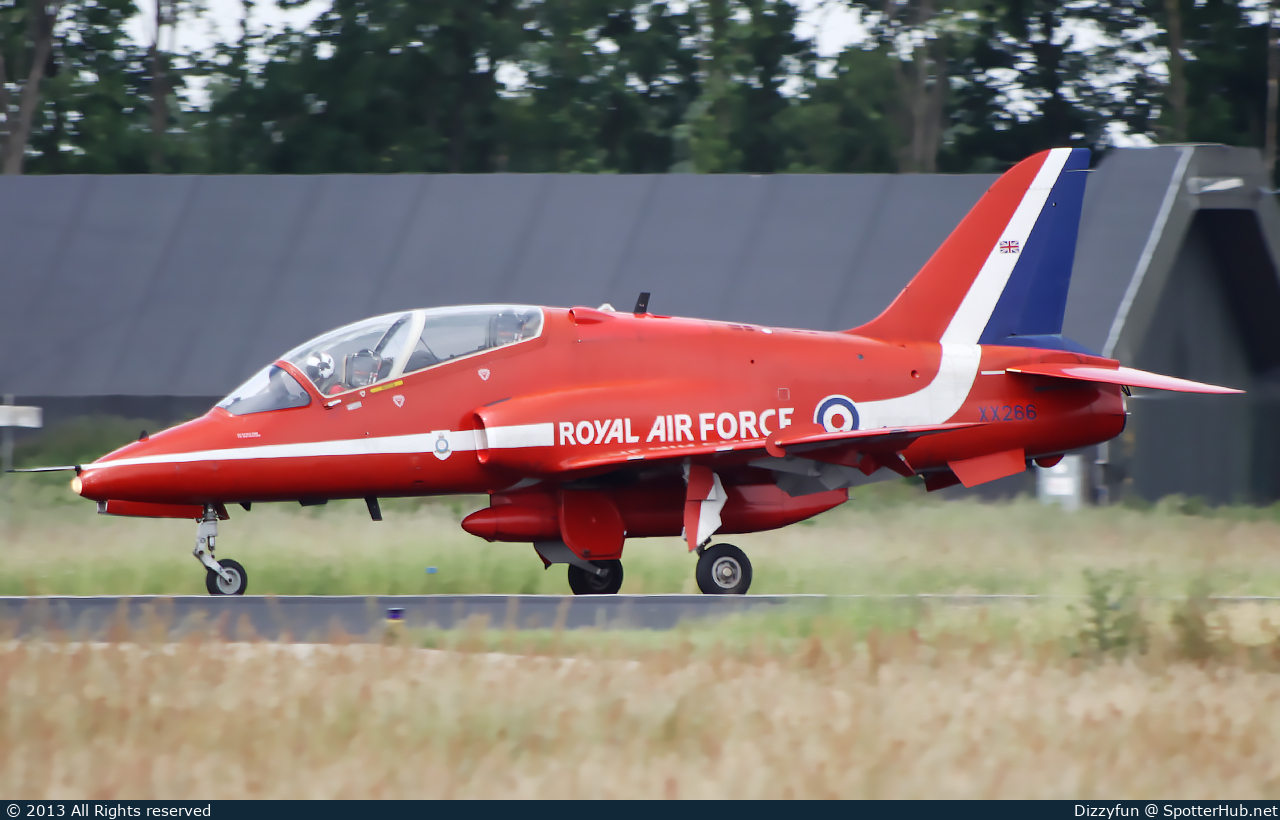 Photo of XX266 - British Aerospace Hawk T1A operated by Royal Air Force