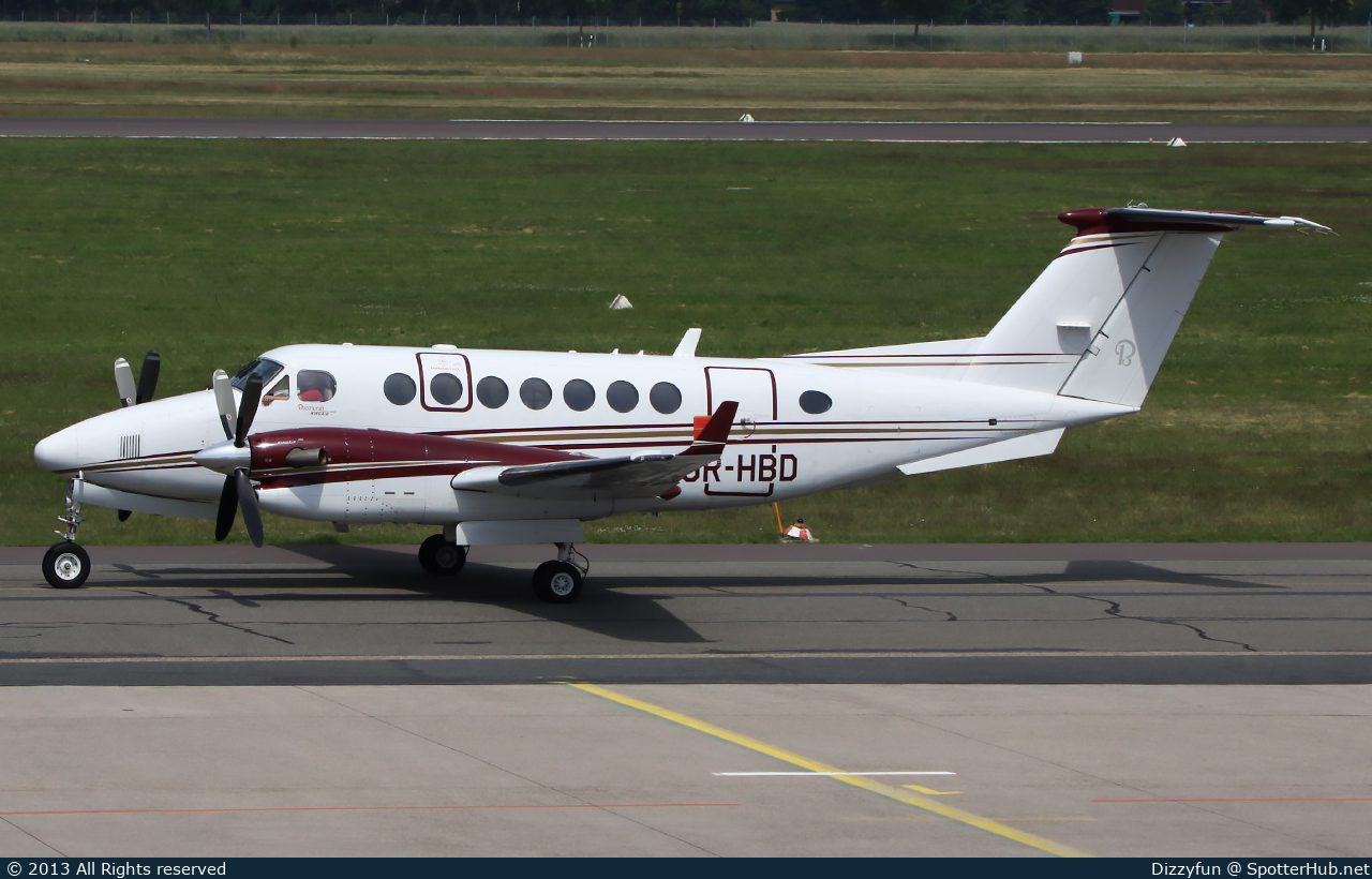 Photo of UR-HBD - Beechcraft B300 Super King Air 350 operated by Aerostar